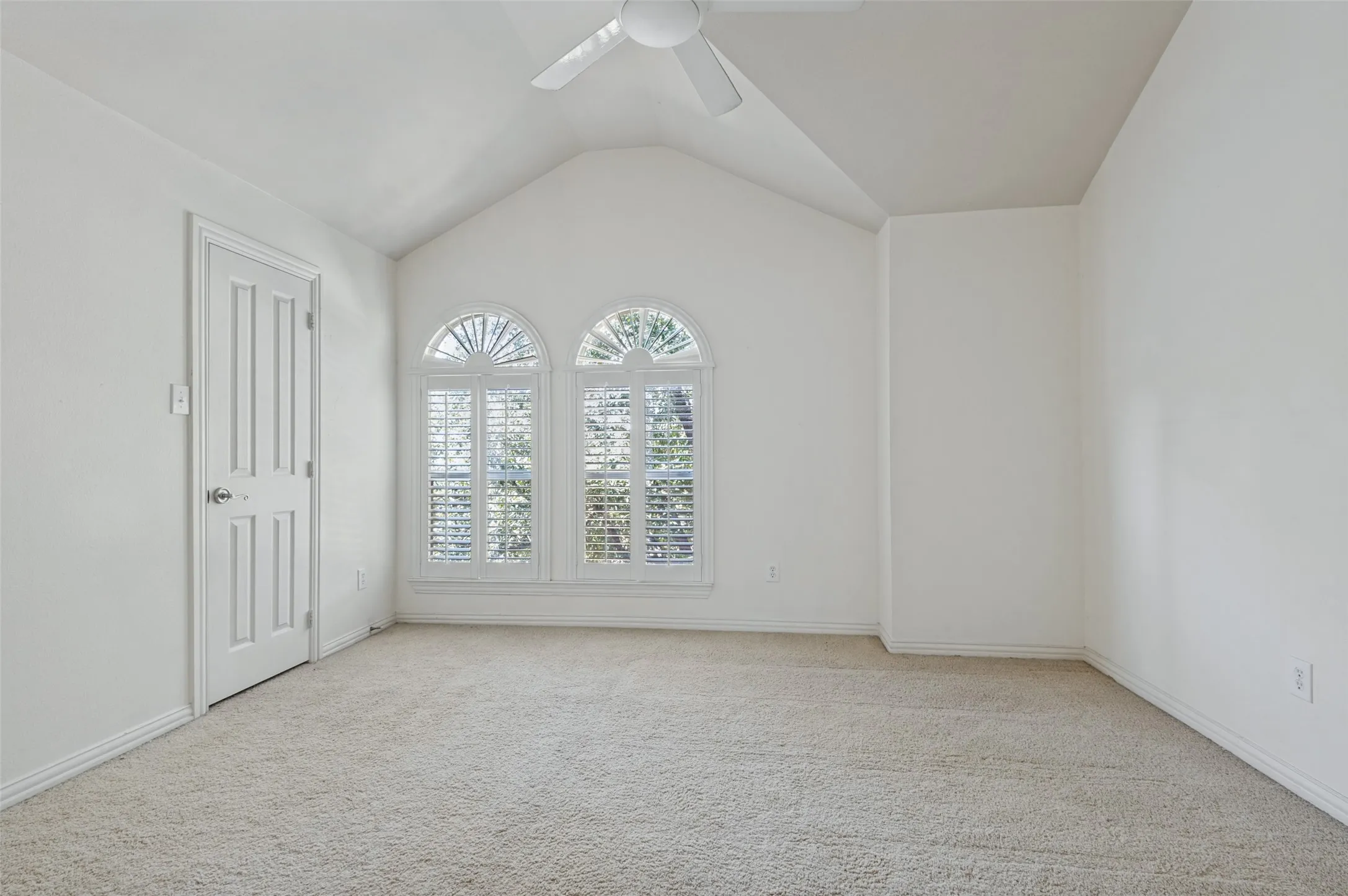 Single Family Residence For Sale in Dallas County , 1014 Ricci Court, Irving, Texas 75062, 4 Bedroom, 4 Bathroom, 2 Garage spaces, 3,039 Sqft, built in 2003, mls#21409908, Real Estate Agent in Irving, Homes For Sale in Dallas county, Homes For Sale in Irving, Realtor in Irving Texas, Real Estate Brokerage Independent Realty Texas, Luminita Cordes Realtor