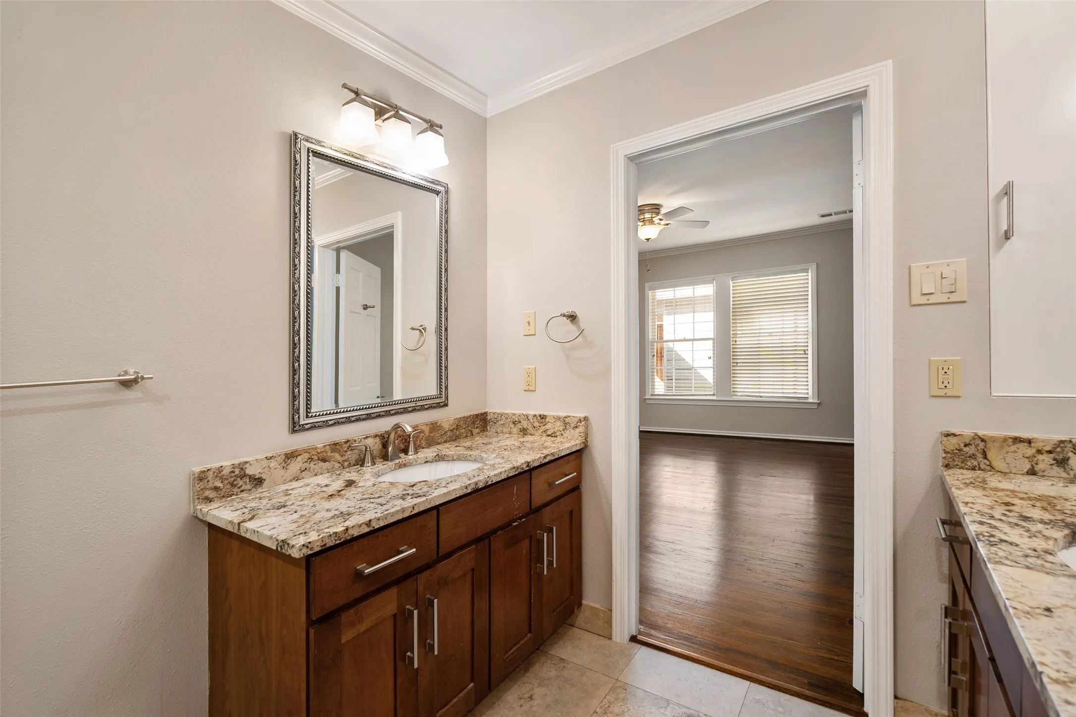 Single Family Residence For Rent in Dallas County , 4236 Amherst Avenue, University Park, Texas 75225, 5 Bedroom, 4 Bathroom, Garage spaces, 3,192 Sqft, built in 1939, mls#21407996, Real Estate Agent in University Park, Homes For Rent in Dallas county, Homes For Rent in University Park, Realtor in University Park Texas, Real Estate Brokerage Independent Realty Texas, Luminita Cordes Realtor
