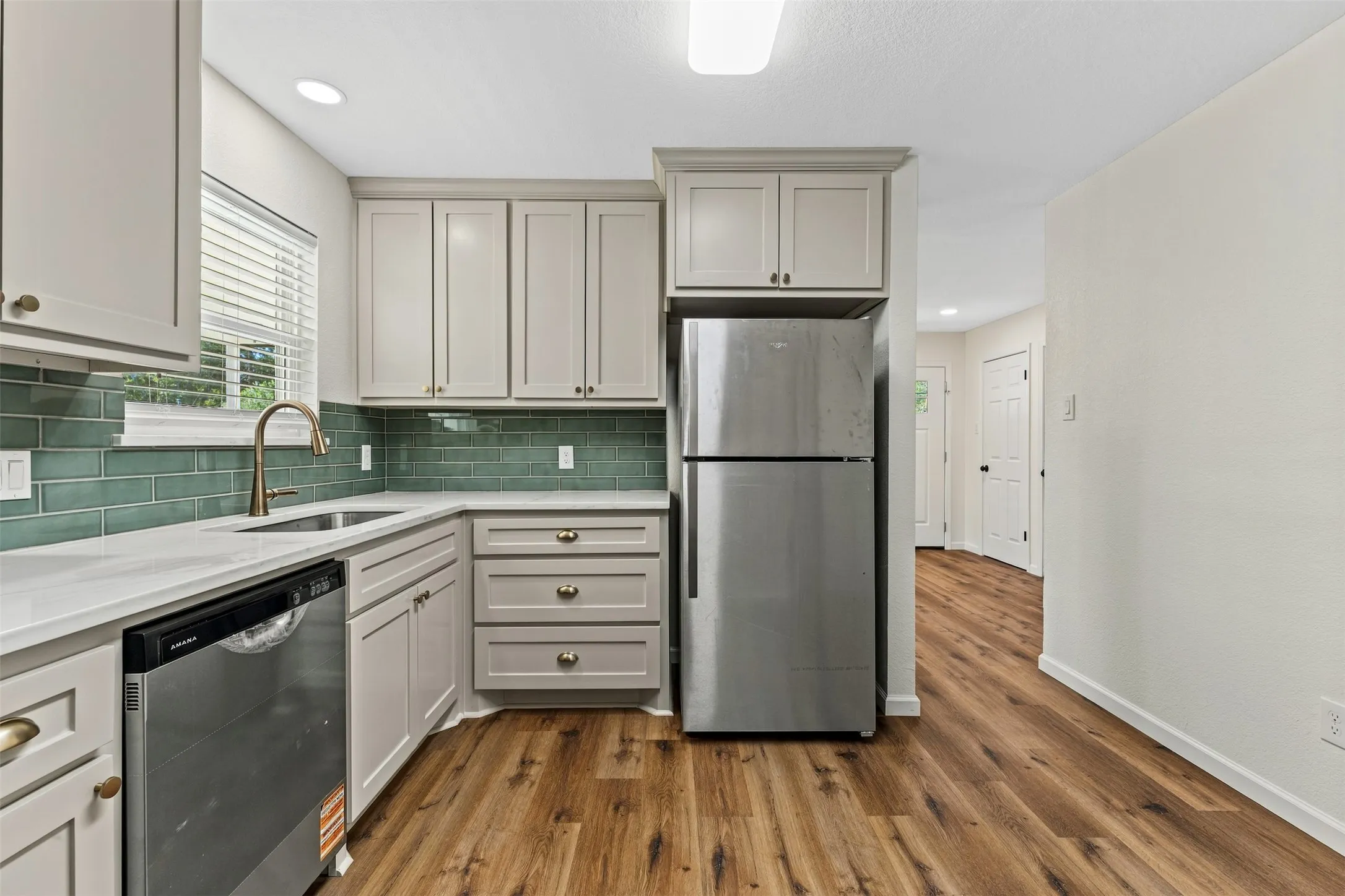 Single Family Residence For Sale in Mc Lennan County , 421 Dearborn Street, Waco, Texas 76704, 3 Bedroom, 1 Bathroom, Garage spaces, 1,054 Sqft, built in 1958, mls#21409939, Real Estate Agent in Waco, Homes For Sale in Mc Lennan county, Homes For Sale in Waco, Realtor in Waco Texas, Real Estate Brokerage Independent Realty Texas, Luminita Cordes Realtor
