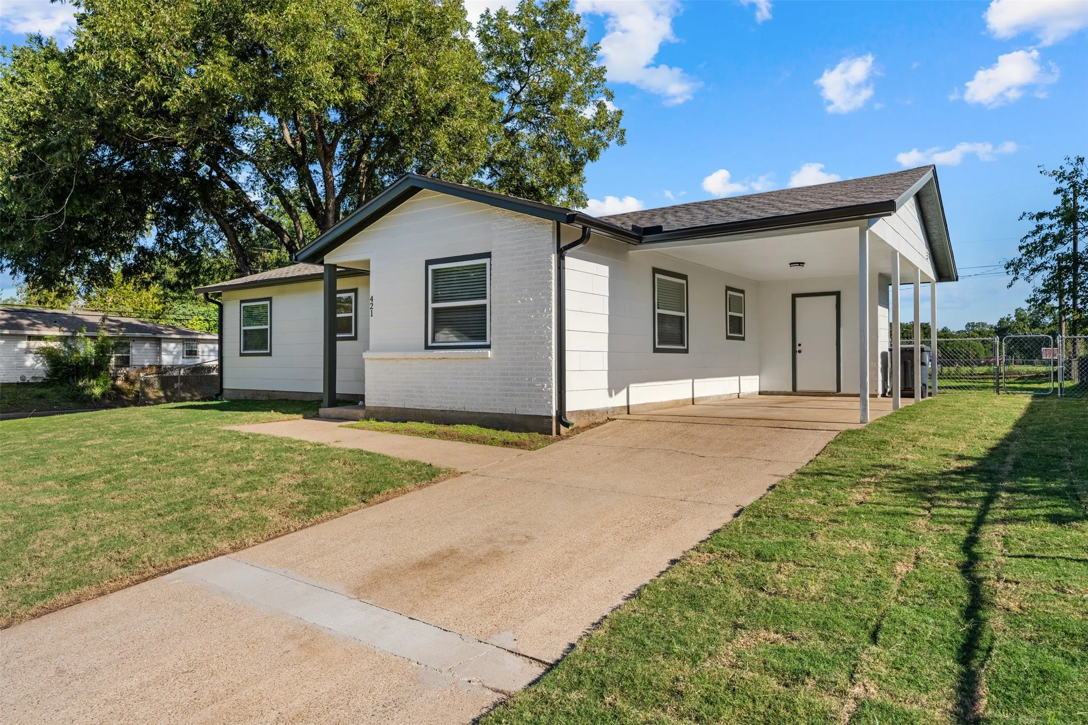 Single Family Residence For Sale in Mc Lennan County , 421 Dearborn Street, Waco, Texas 76704, 3 Bedroom, 1 Bathroom, Garage spaces, 1,054 Sqft, built in 1958, mls#21409939, Real Estate Agent in Waco, Homes For Sale in Mc Lennan county, Homes For Sale in Waco, Realtor in Waco Texas, Real Estate Brokerage Independent Realty Texas, Luminita Cordes Realtor