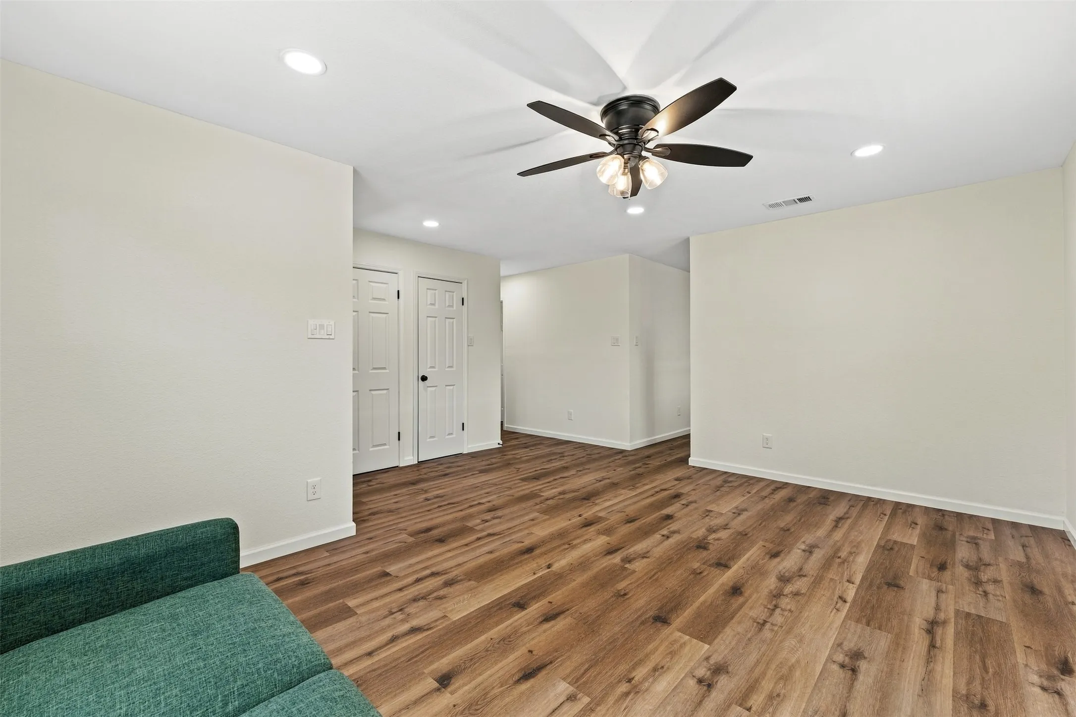 Single Family Residence For Sale in Mc Lennan County , 421 Dearborn Street, Waco, Texas 76704, 3 Bedroom, 1 Bathroom, Garage spaces, 1,054 Sqft, built in 1958, mls#21409939, Real Estate Agent in Waco, Homes For Sale in Mc Lennan county, Homes For Sale in Waco, Realtor in Waco Texas, Real Estate Brokerage Independent Realty Texas, Luminita Cordes Realtor