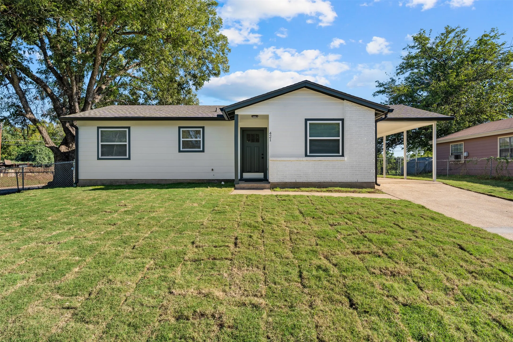Single Family Residence For Sale in Mc Lennan County , 421 Dearborn Street, Waco, Texas 76704, 3 Bedroom, 1 Bathroom, Garage spaces, 1,054 Sqft, built in 1958, mls#21409939, Real Estate Agent in Waco, Homes For Sale in Mc Lennan county, Homes For Sale in Waco, Realtor in Waco Texas, Real Estate Brokerage Independent Realty Texas, Luminita Cordes Realtor