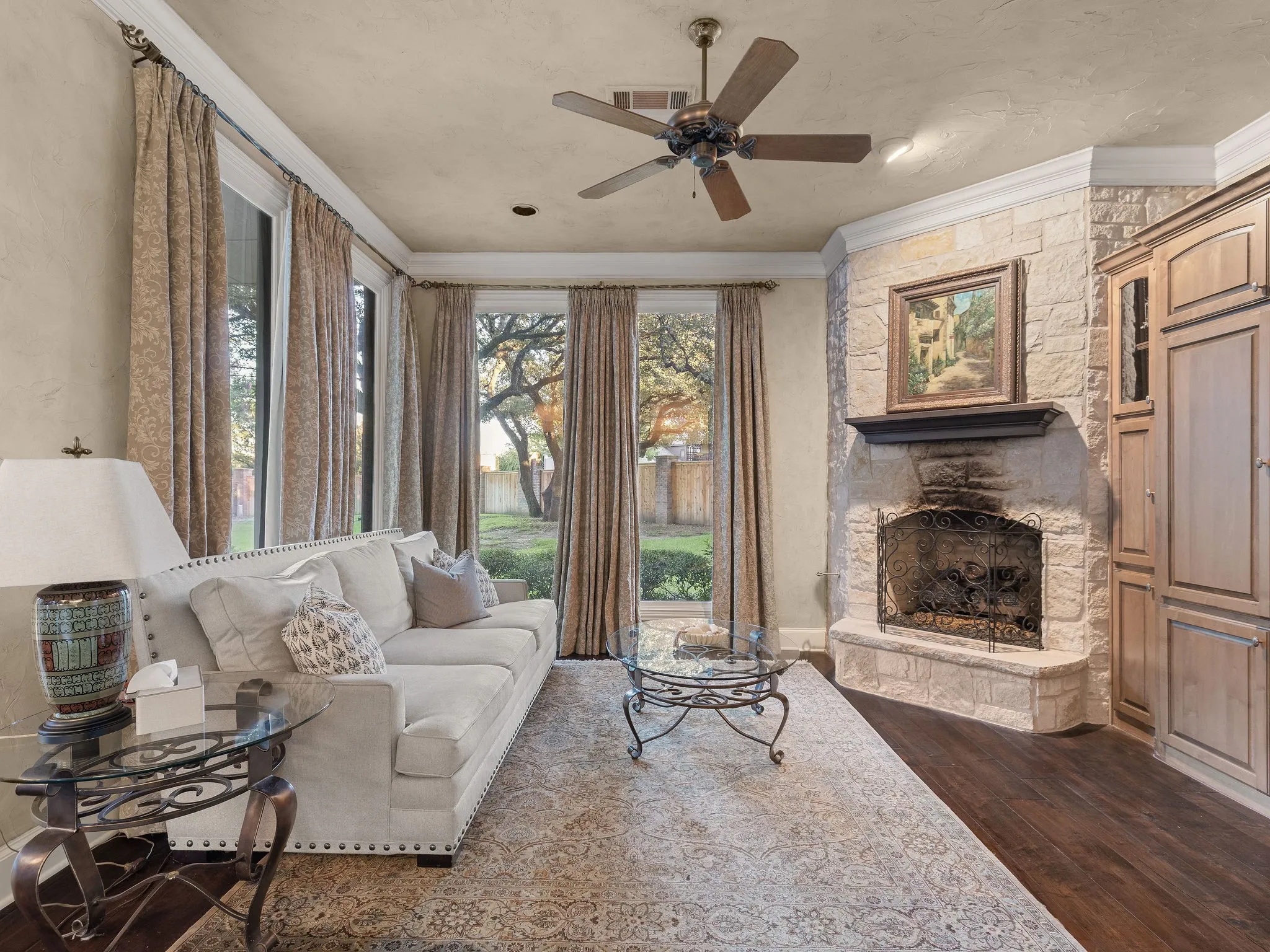 Single Family Residence For Sale in Tarrant County , 2125 Bradford Park, Fort Worth, Texas 76107, 4 Bedroom, 6 Bathroom, 3 Garage spaces, 4,072 Sqft, built in 1998, mls#21408519, Real Estate Agent in Fort Worth, Homes For Sale in Tarrant county, Homes For Sale in Fort Worth, Realtor in Fort Worth Texas, Real Estate Brokerage Independent Realty Texas, Luminita Cordes Realtor