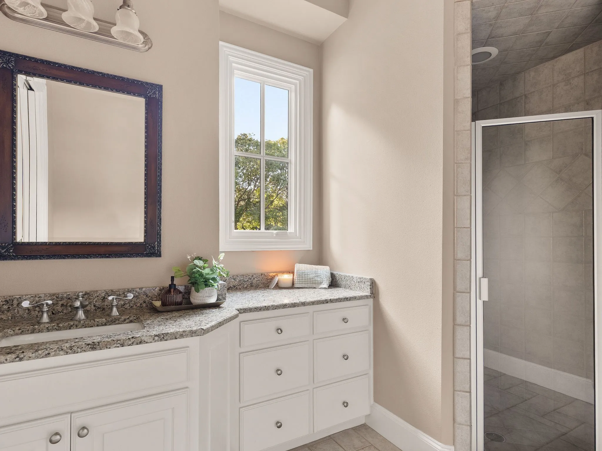 Single Family Residence For Sale in Tarrant County , 2125 Bradford Park, Fort Worth, Texas 76107, 4 Bedroom, 6 Bathroom, 3 Garage spaces, 4,072 Sqft, built in 1998, mls#21408519, Real Estate Agent in Fort Worth, Homes For Sale in Tarrant county, Homes For Sale in Fort Worth, Realtor in Fort Worth Texas, Real Estate Brokerage Independent Realty Texas, Luminita Cordes Realtor