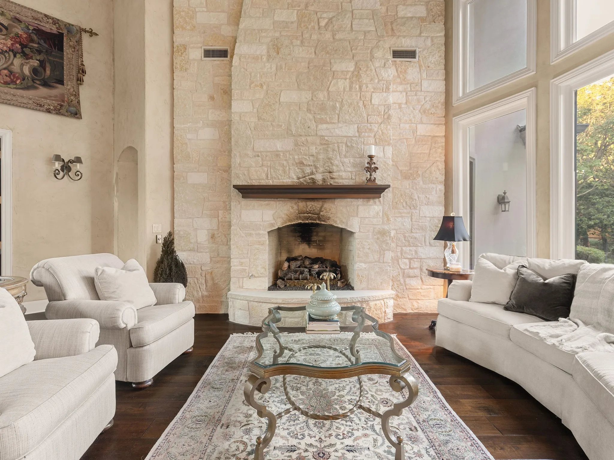 Single Family Residence For Sale in Tarrant County , 2125 Bradford Park, Fort Worth, Texas 76107, 4 Bedroom, 6 Bathroom, 3 Garage spaces, 4,072 Sqft, built in 1998, mls#21408519, Real Estate Agent in Fort Worth, Homes For Sale in Tarrant county, Homes For Sale in Fort Worth, Realtor in Fort Worth Texas, Real Estate Brokerage Independent Realty Texas, Luminita Cordes Realtor
