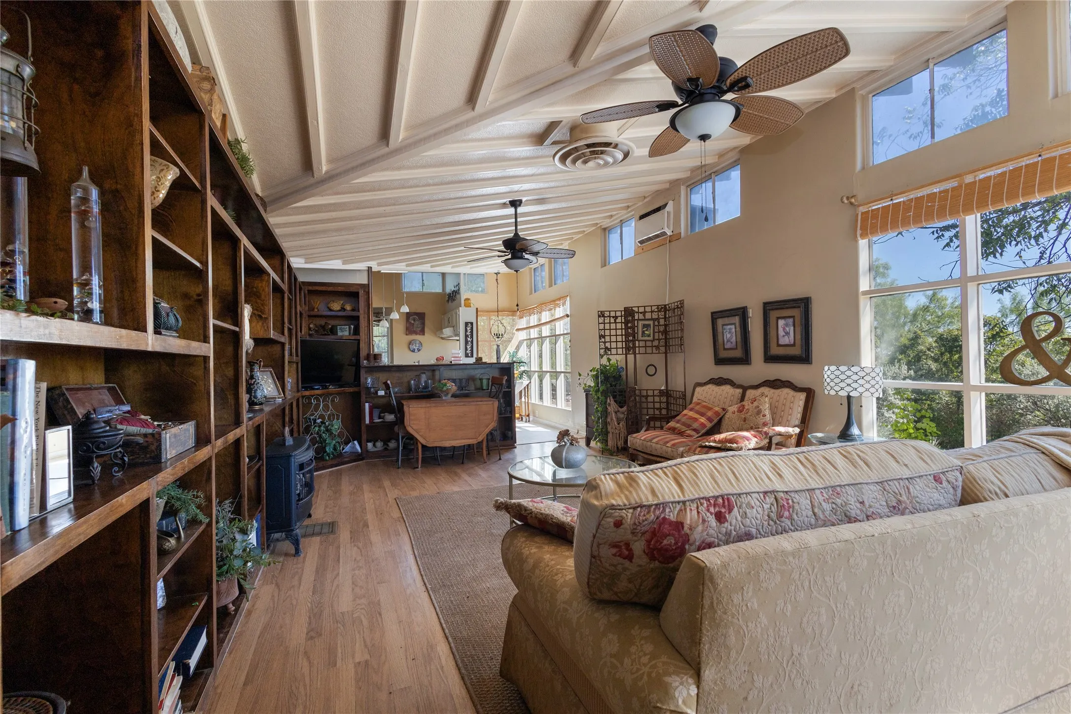 Single Family Residence For Sale in Coleman County , 500 Rio Grande Street, Coleman, Texas 76834, 3 Bedroom, 3 Bathroom, Garage spaces, 1,598 Sqft, built in 1950, mls#21406176, Real Estate Agent in Coleman, Homes For Sale in Coleman county, Homes For Sale in Coleman, Realtor in Coleman Texas, Real Estate Brokerage Independent Realty Texas, Luminita Cordes Realtor