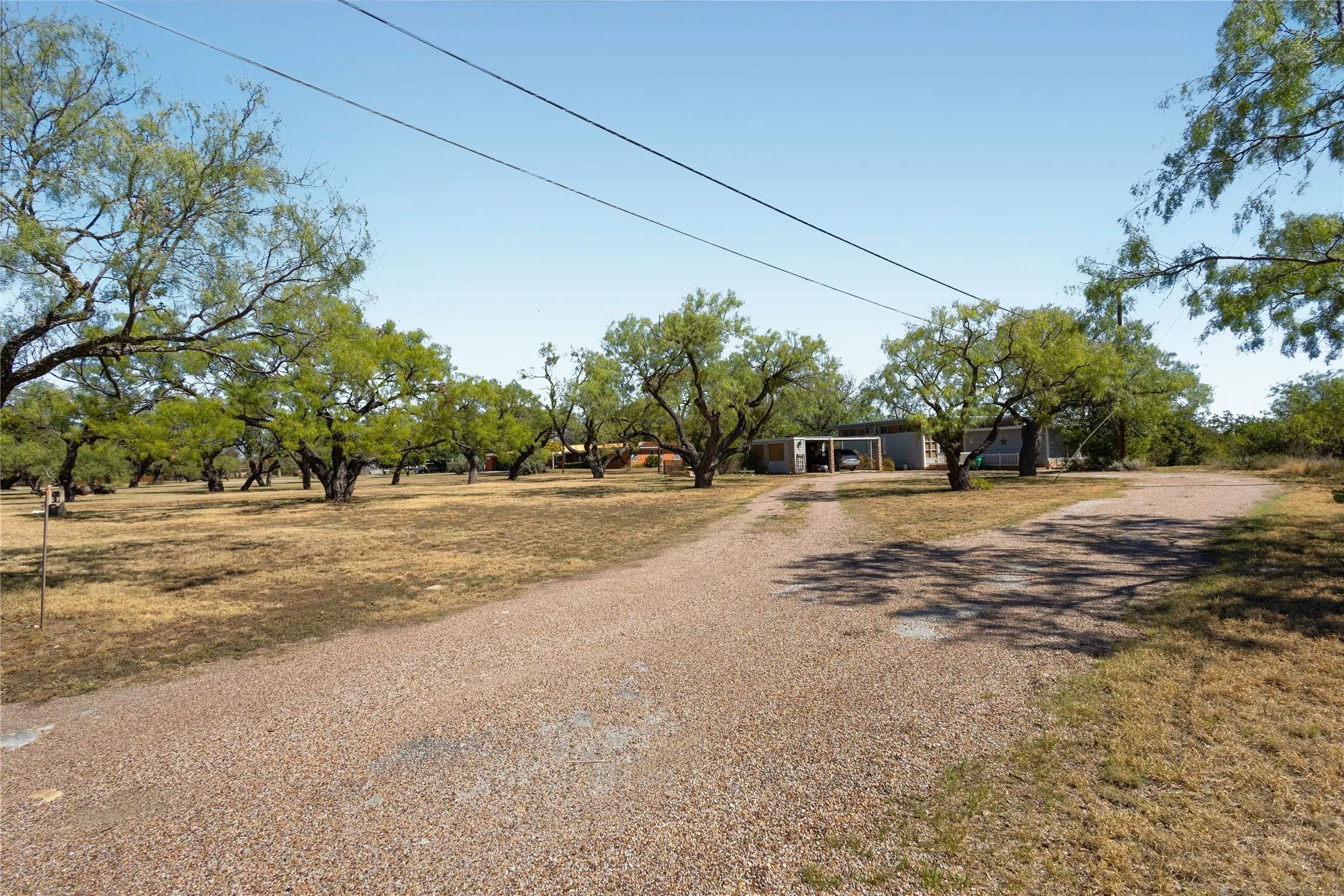 Single Family Residence For Sale in Coleman County , 500 Rio Grande Street, Coleman, Texas 76834, 3 Bedroom, 3 Bathroom, Garage spaces, 1,598 Sqft, built in 1950, mls#21406176, Real Estate Agent in Coleman, Homes For Sale in Coleman county, Homes For Sale in Coleman, Realtor in Coleman Texas, Real Estate Brokerage Independent Realty Texas, Luminita Cordes Realtor