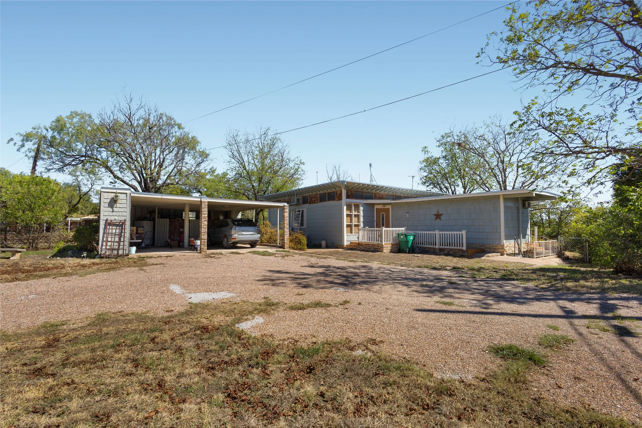 Single Family Residence For Sale in Coleman County , 500 Rio Grande Street, Coleman, Texas 76834, 3 Bedroom, 3 Bathroom, Garage spaces, 1,598 Sqft, built in 1950, mls#21406176, Real Estate Agent in Coleman, Homes For Sale in Coleman county, Homes For Sale in Coleman, Realtor in Coleman Texas, Real Estate Brokerage Independent Realty Texas, Luminita Cordes Realtor