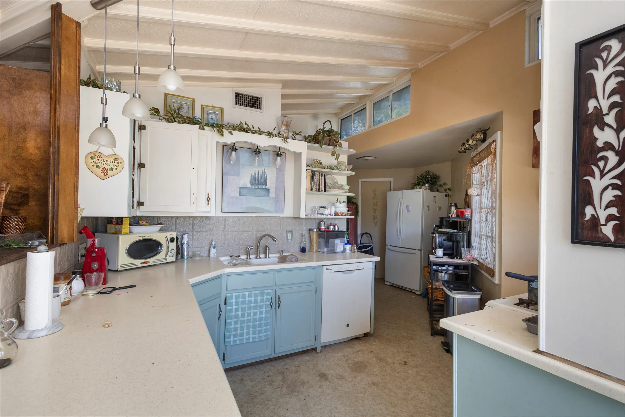 Single Family Residence For Sale in Coleman County , 500 Rio Grande Street, Coleman, Texas 76834, 3 Bedroom, 3 Bathroom, Garage spaces, 1,598 Sqft, built in 1950, mls#21406176, Real Estate Agent in Coleman, Homes For Sale in Coleman county, Homes For Sale in Coleman, Realtor in Coleman Texas, Real Estate Brokerage Independent Realty Texas, Luminita Cordes Realtor
