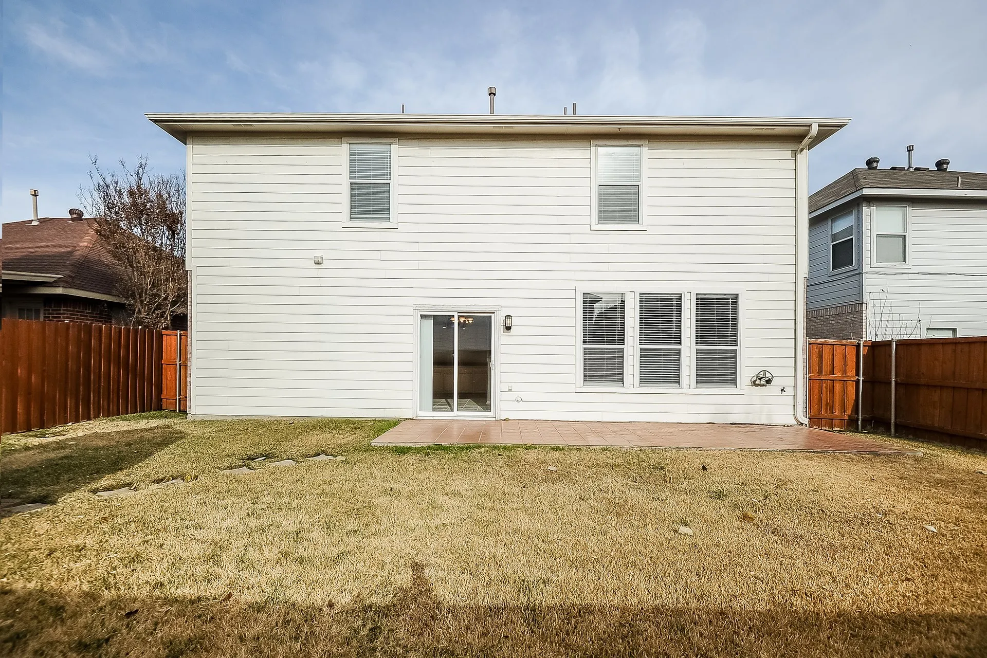 Single Family Residence For Rent in Tarrant County , 4713 Palm Ridge Drive, Fort Worth, Texas 76133, 4 Bedroom, 3 Bathroom, 2 Garage spaces, 2,674 Sqft, built in 2001, mls#21409969, Real Estate Agent in Fort Worth, Homes For Rent in Tarrant county, Homes For Rent in Fort Worth, Realtor in Fort Worth Texas, Real Estate Brokerage Independent Realty Texas, Luminita Cordes Realtor
