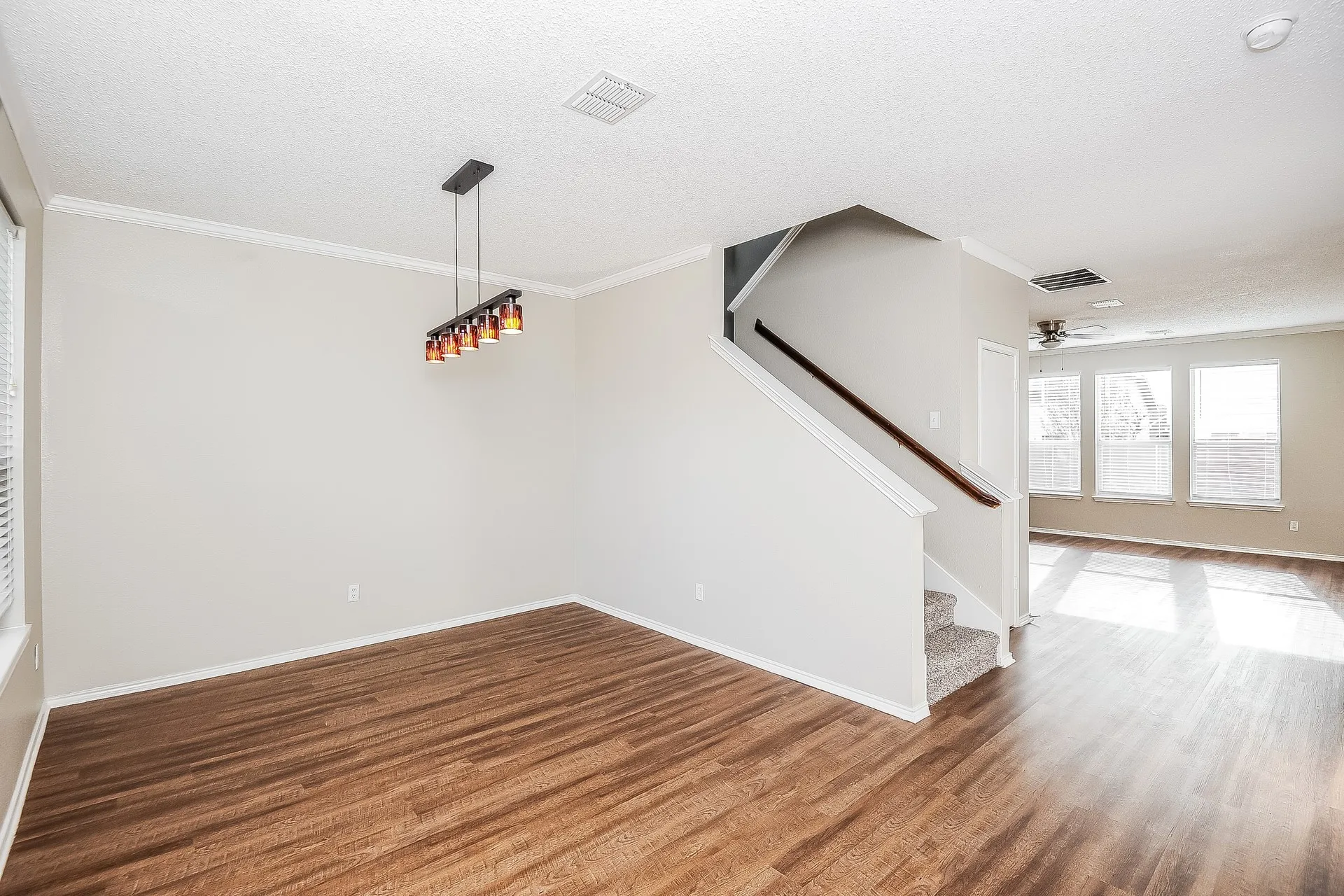 Single Family Residence For Rent in Tarrant County , 4713 Palm Ridge Drive, Fort Worth, Texas 76133, 4 Bedroom, 3 Bathroom, 2 Garage spaces, 2,674 Sqft, built in 2001, mls#21409969, Real Estate Agent in Fort Worth, Homes For Rent in Tarrant county, Homes For Rent in Fort Worth, Realtor in Fort Worth Texas, Real Estate Brokerage Independent Realty Texas, Luminita Cordes Realtor