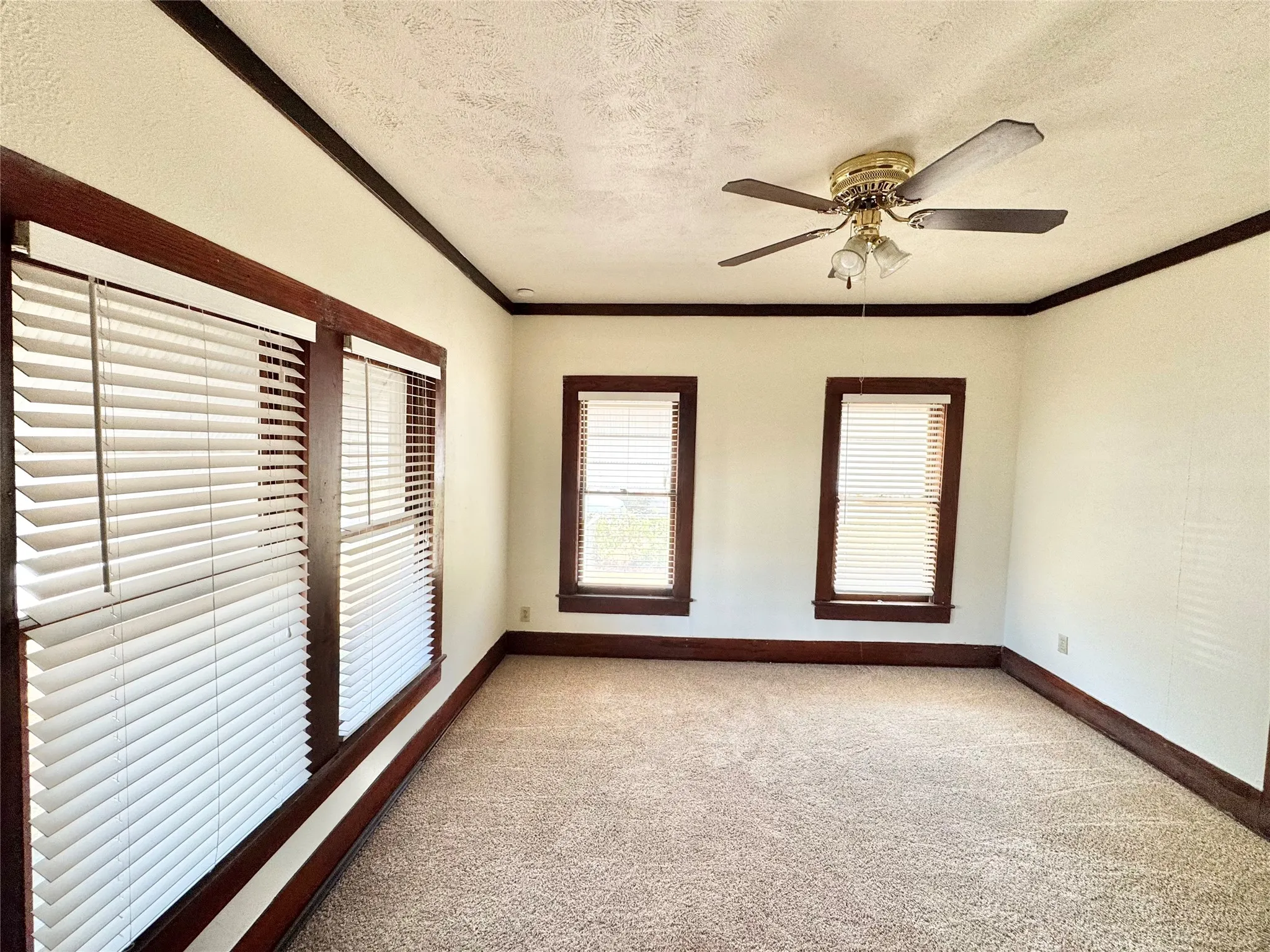 Single Family Residence For Rent in Dallas County , 311 Gibson Street, Mesquite, Texas 75149, 2 Bedroom, 1 Bathroom, Garage spaces, 1,056 Sqft, built in 1950, mls#21407107, Real Estate Agent in Mesquite, Homes For Rent in Dallas county, Homes For Rent in Mesquite, Realtor in Mesquite Texas, Real Estate Brokerage Independent Realty Texas, Luminita Cordes Realtor