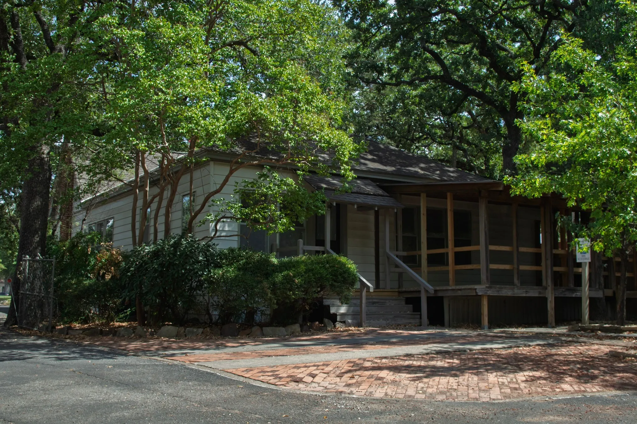 Office For Rent in Dallas County , 215 S O'Connor Road, Irving, Texas 75060, 0, 0, Garage spaces, 0 Sqft, built in 1925, mls#21401552, Real Estate Agent in Irving, Homes For Rent in Dallas county, Homes For Rent in Irving, Realtor in Irving Texas, Real Estate Brokerage Independent Realty Texas, Luminita Cordes Realtor