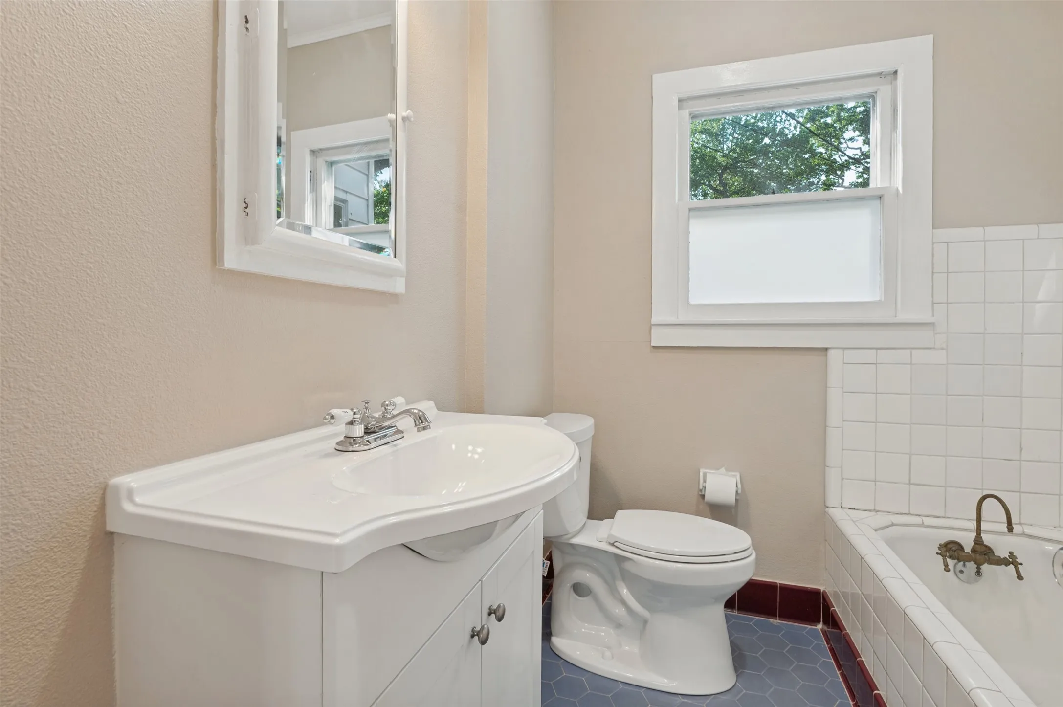 Office For Rent in Dallas County , 215 S O'Connor Road, Irving, Texas 75060, 0, 0, Garage spaces, 0 Sqft, built in 1925, mls#21401552, Real Estate Agent in Irving, Homes For Rent in Dallas county, Homes For Rent in Irving, Realtor in Irving Texas, Real Estate Brokerage Independent Realty Texas, Luminita Cordes Realtor
