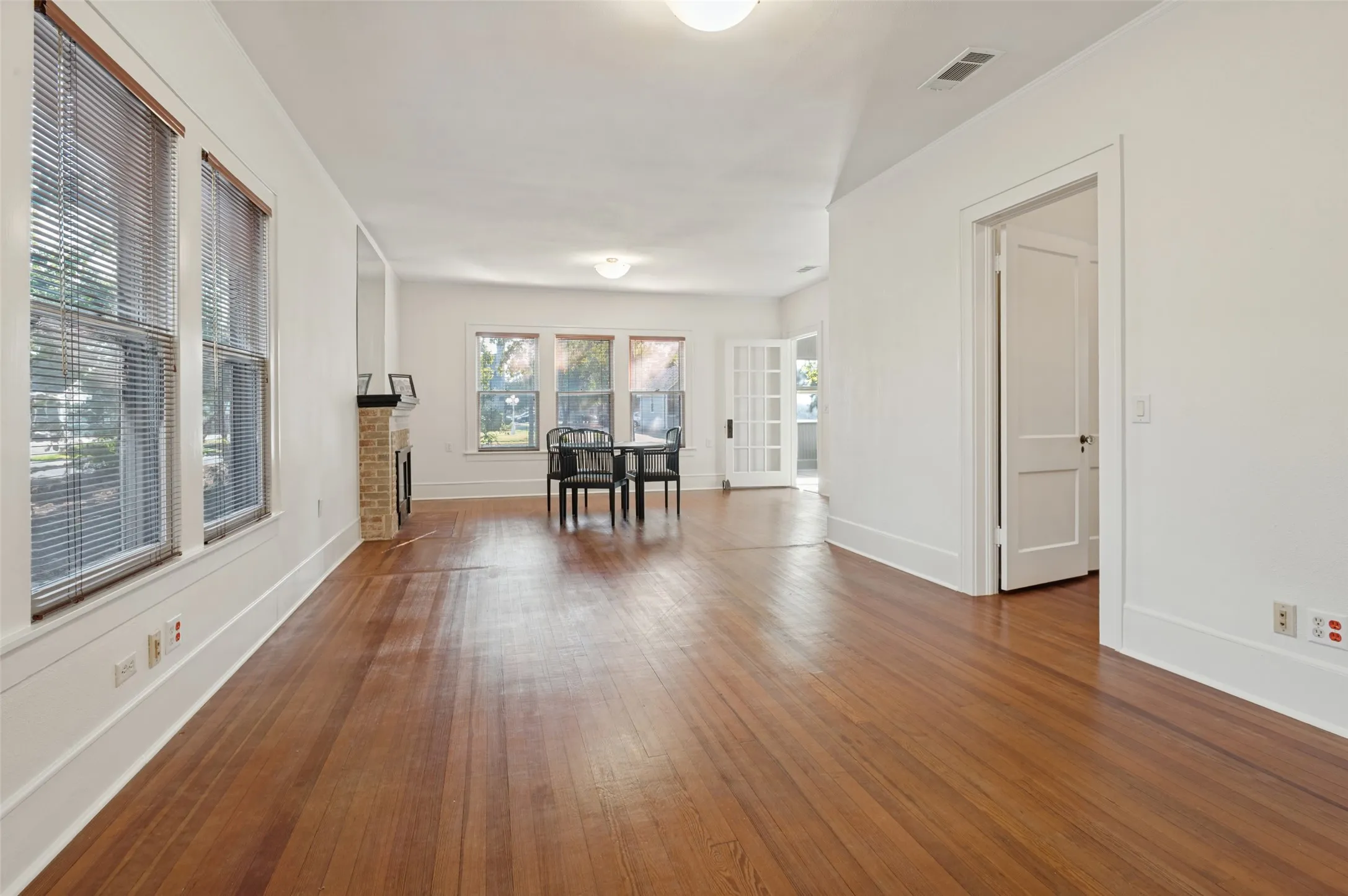Office For Rent in Dallas County , 215 S O'Connor Road, Irving, Texas 75060, 0, 0, Garage spaces, 0 Sqft, built in 1925, mls#21401552, Real Estate Agent in Irving, Homes For Rent in Dallas county, Homes For Rent in Irving, Realtor in Irving Texas, Real Estate Brokerage Independent Realty Texas, Luminita Cordes Realtor