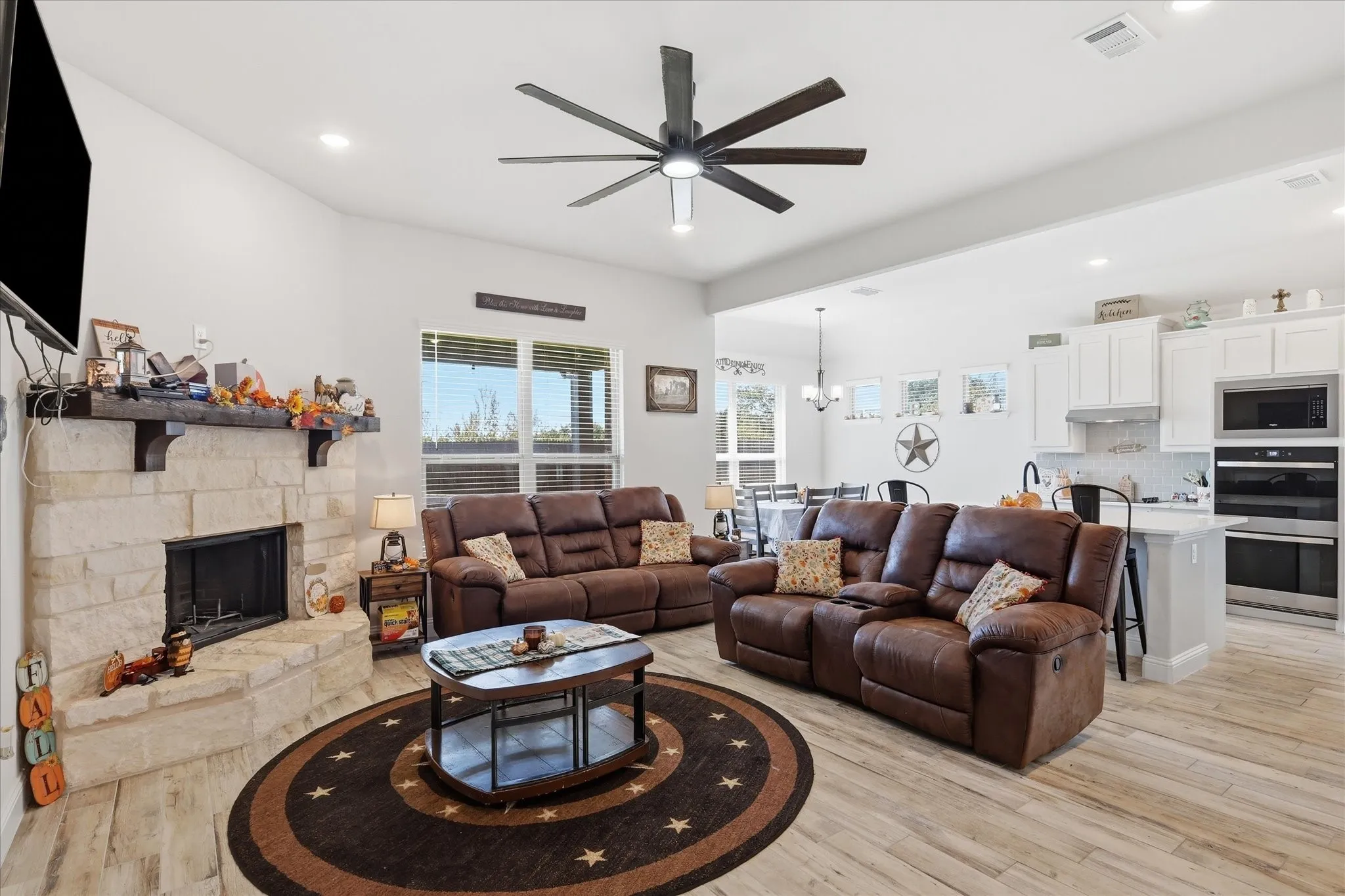 Single Family Residence For Sale in Grayson County , 804 Mary Lee Lane, Collinsville, Texas 76233, 3 Bedroom, 2 Bathroom, 2 Garage spaces, 1,968 Sqft, built in 2024, mls#21409650, Real Estate Agent in Collinsville, Homes For Sale in Grayson county, Homes For Sale in Collinsville, Realtor in Collinsville Texas, Real Estate Brokerage Independent Realty Texas, Luminita Cordes Realtor