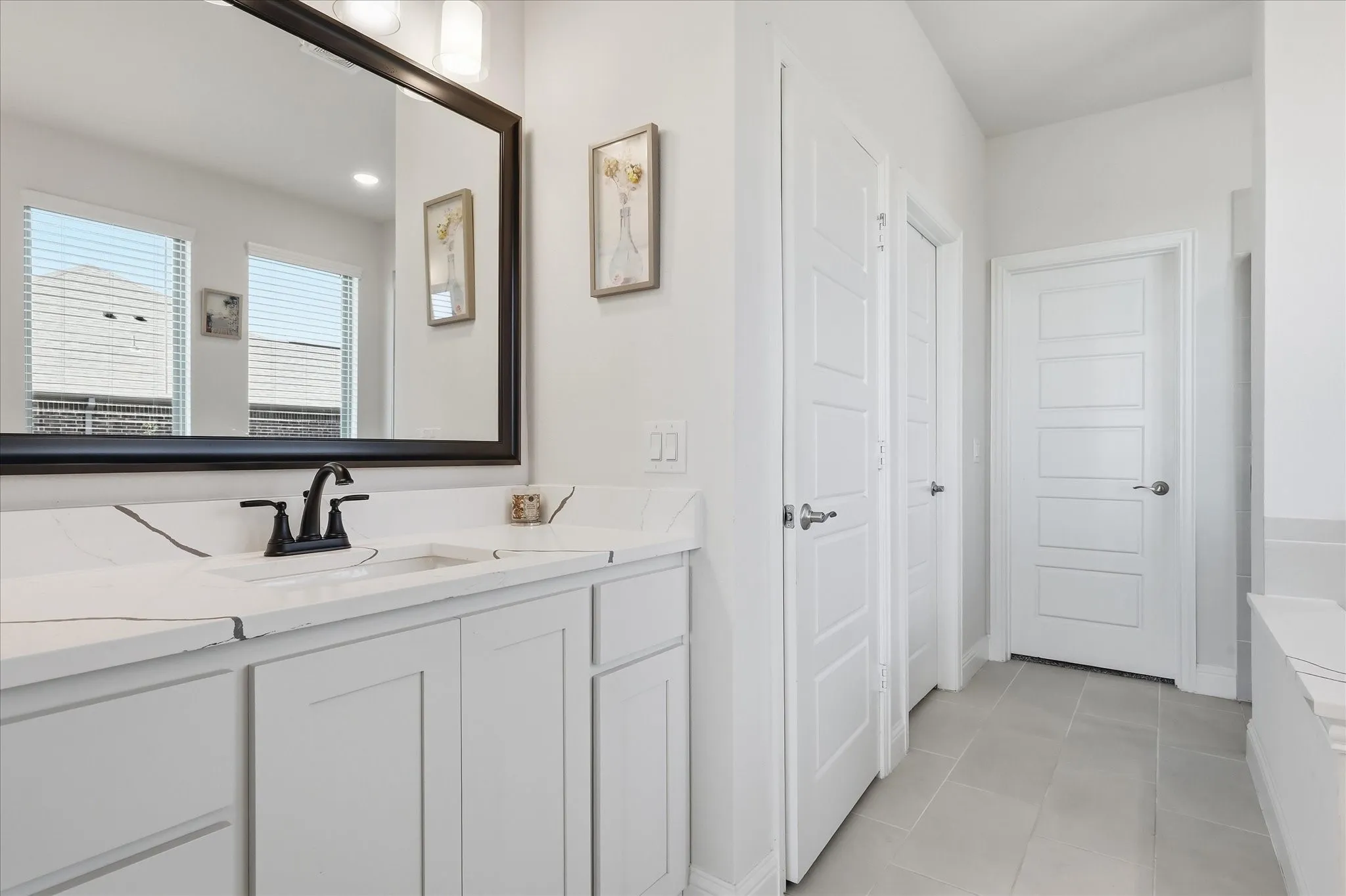 Single Family Residence For Sale in Grayson County , 804 Mary Lee Lane, Collinsville, Texas 76233, 3 Bedroom, 2 Bathroom, 2 Garage spaces, 1,968 Sqft, built in 2024, mls#21409650, Real Estate Agent in Collinsville, Homes For Sale in Grayson county, Homes For Sale in Collinsville, Realtor in Collinsville Texas, Real Estate Brokerage Independent Realty Texas, Luminita Cordes Realtor