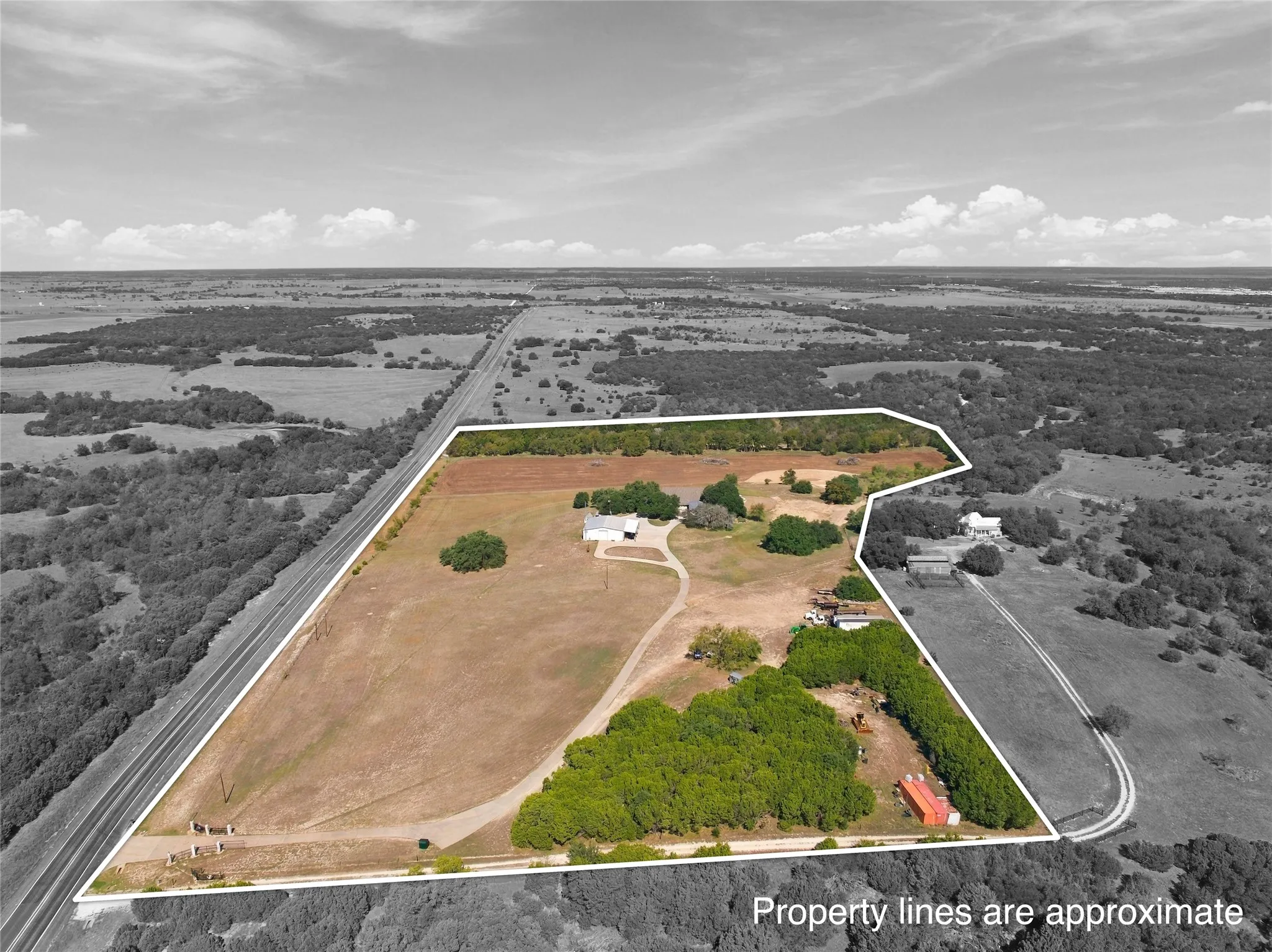 Farm For Sale in Bosque County , 2704 Fm 2490, Clifton, Texas 76634, 4 Bedroom, 3 Bathroom, 3 Garage spaces, 3,999 Sqft, built in 1999, mls#21409983, Real Estate Agent in Clifton, Homes For Sale in Bosque county, Homes For Sale in Clifton, Realtor in Clifton Texas, Real Estate Brokerage Independent Realty Texas, Luminita Cordes Realtor