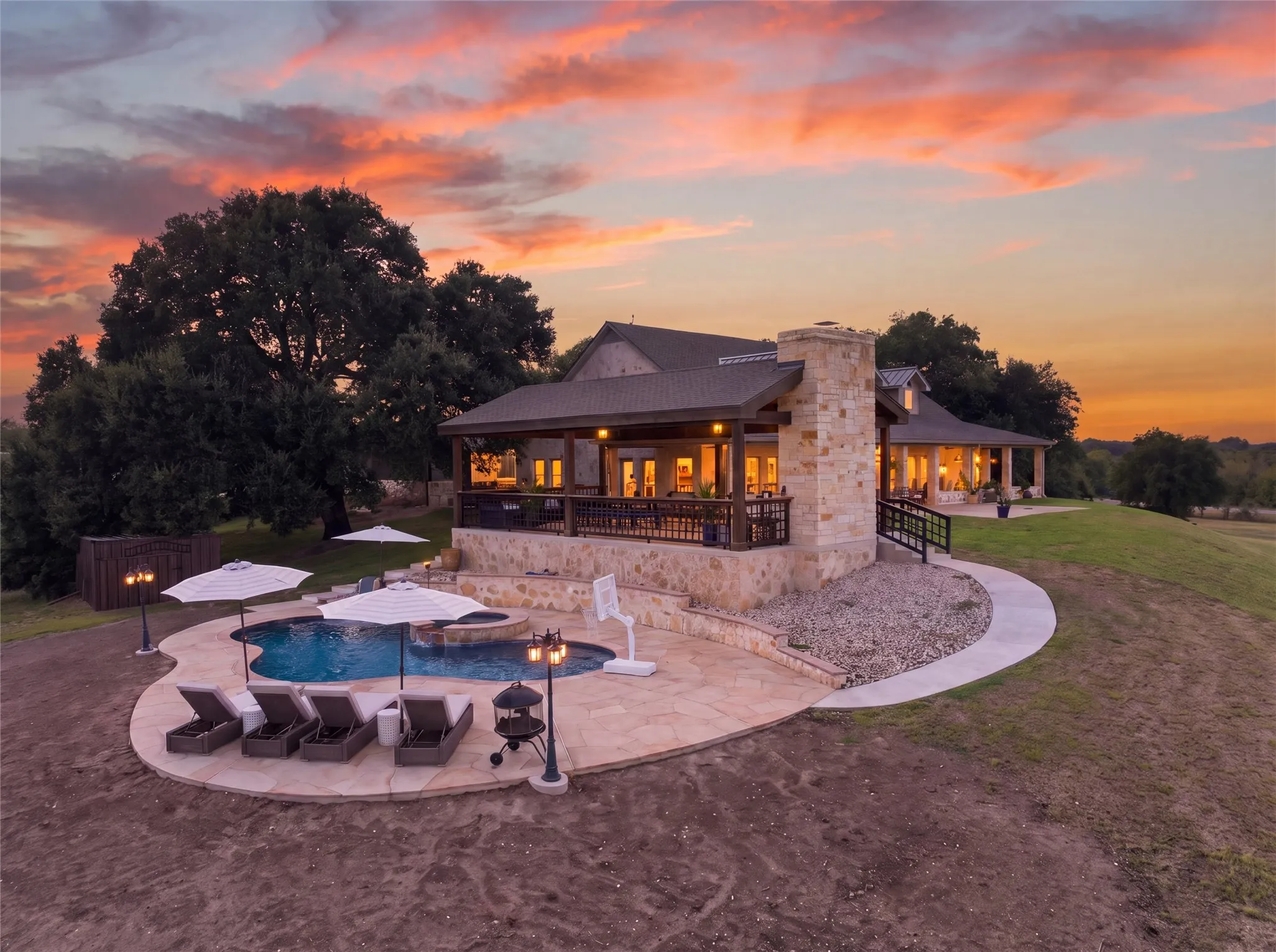 Farm For Sale in Bosque County , 2704 Fm 2490, Clifton, Texas 76634, 4 Bedroom, 3 Bathroom, 3 Garage spaces, 3,999 Sqft, built in 1999, mls#21409983, Real Estate Agent in Clifton, Homes For Sale in Bosque county, Homes For Sale in Clifton, Realtor in Clifton Texas, Real Estate Brokerage Independent Realty Texas, Luminita Cordes Realtor