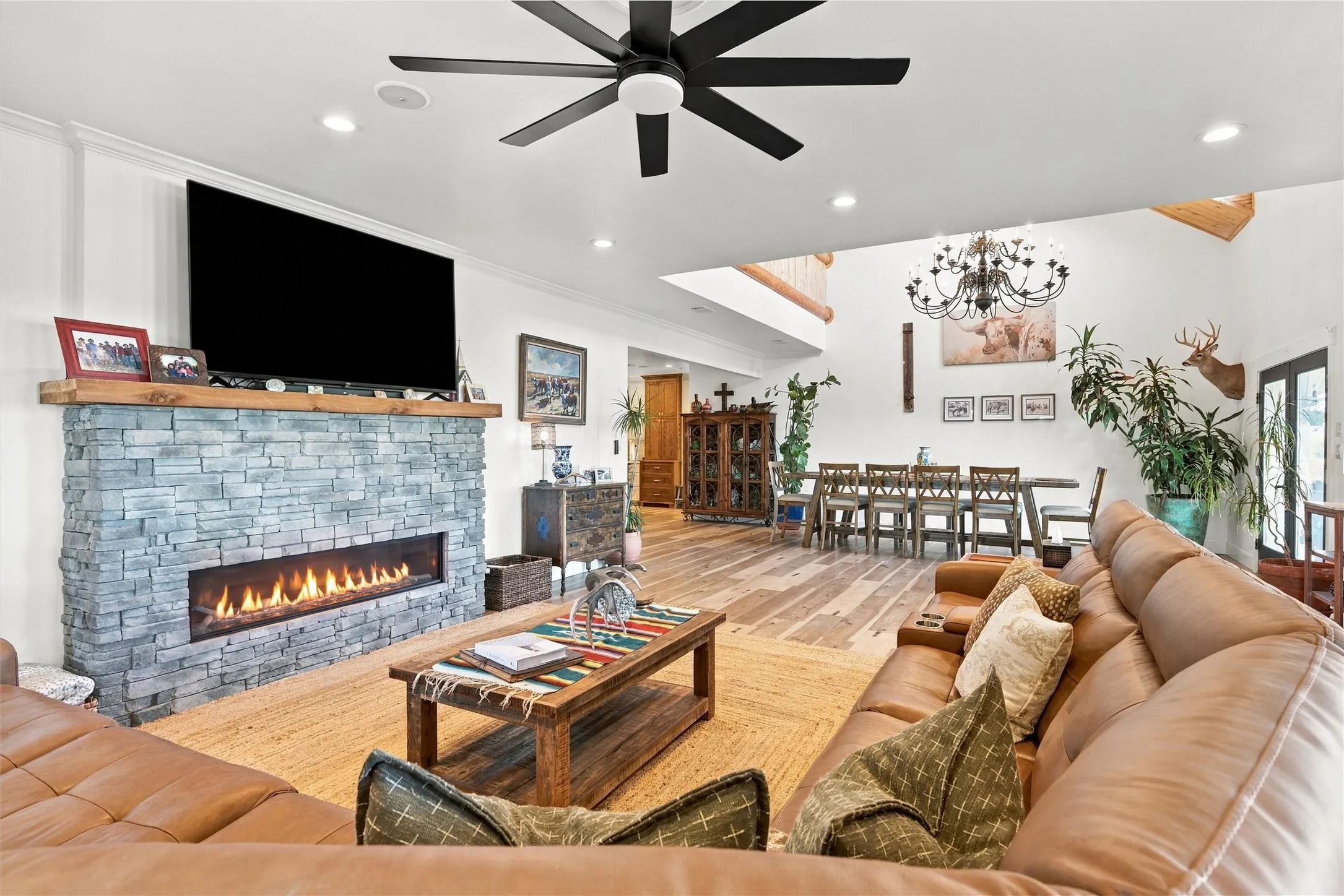 Farm For Sale in Bosque County , 2704 Fm 2490, Clifton, Texas 76634, 4 Bedroom, 3 Bathroom, 3 Garage spaces, 3,999 Sqft, built in 1999, mls#21409983, Real Estate Agent in Clifton, Homes For Sale in Bosque county, Homes For Sale in Clifton, Realtor in Clifton Texas, Real Estate Brokerage Independent Realty Texas, Luminita Cordes Realtor