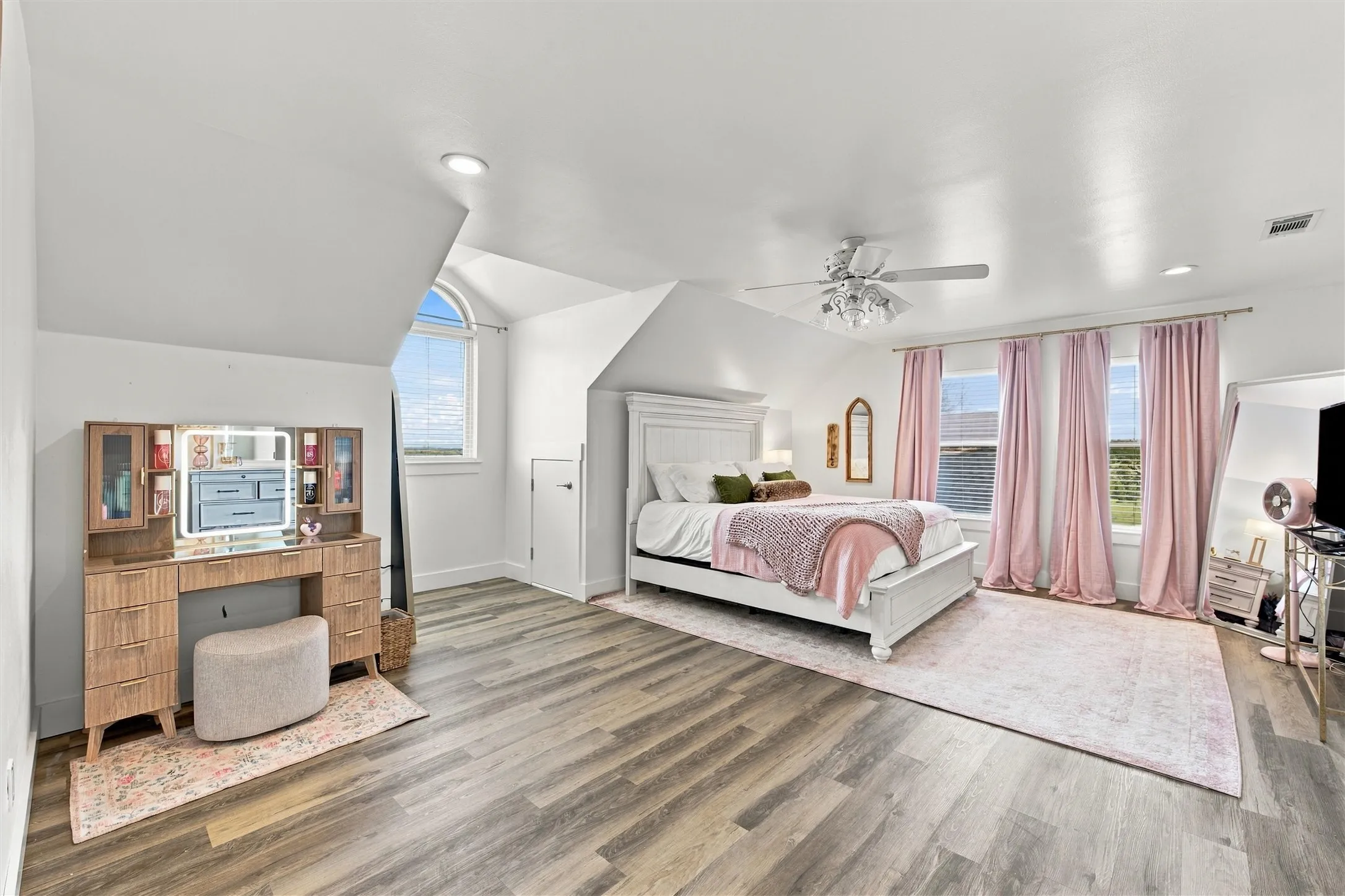 Upstairs Bedroom #1