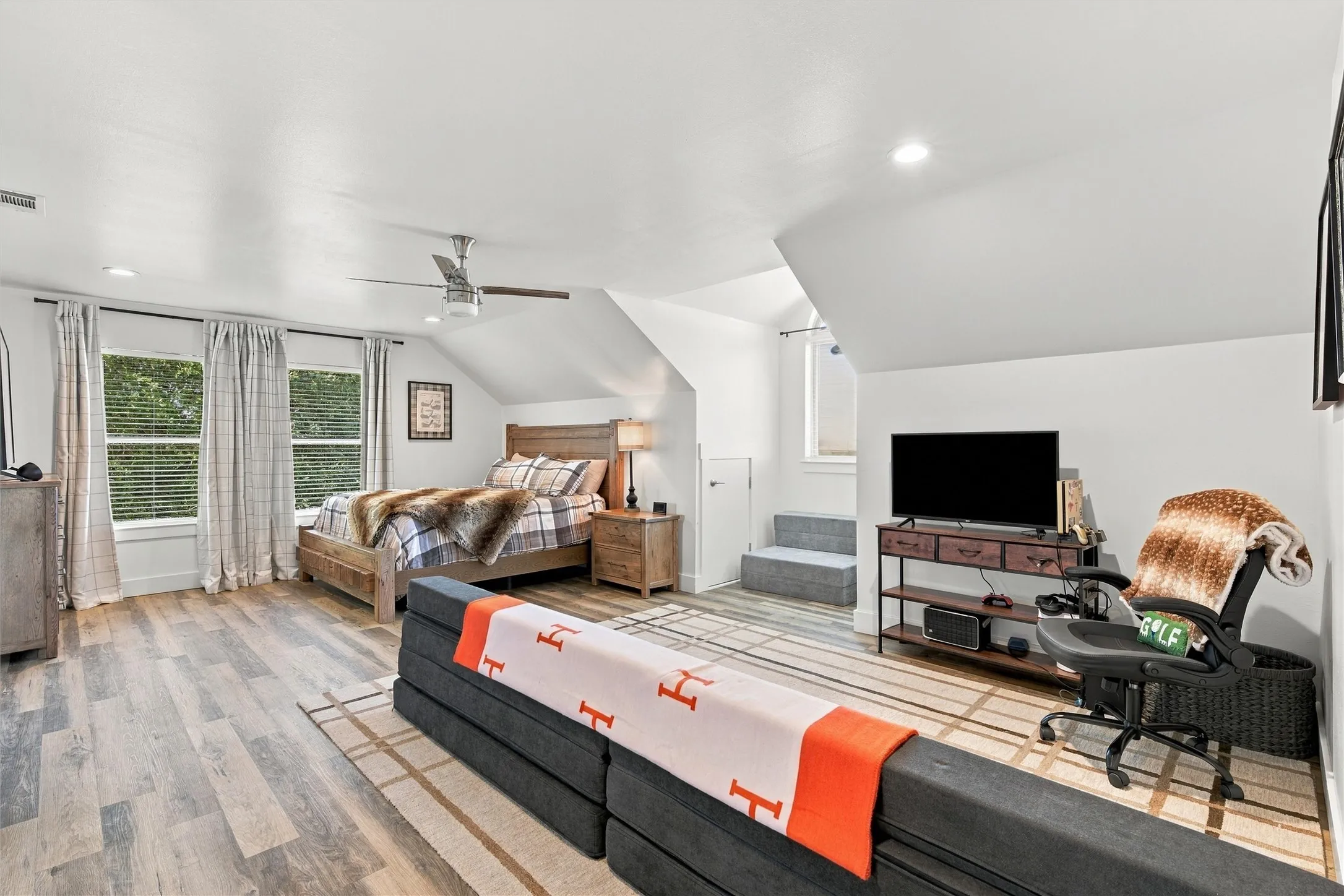 Upstairs Bedroom #2