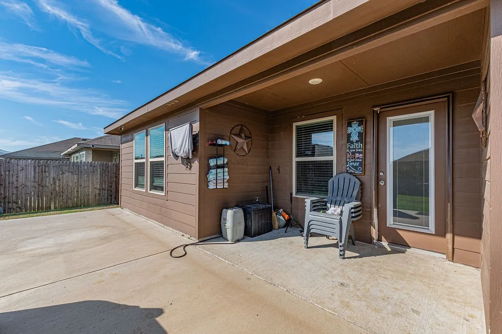 Single Family Residence For Sale in Collin County , 1303 Bushel Drive, Josephine, Texas 75189, 3 Bedroom, 2 Bathroom, 2 Garage spaces, 1,610 Sqft, built in 2021, mls#21408552, Real Estate Agent in Josephine, Homes For Sale in Collin county, Homes For Sale in Josephine, Realtor in Josephine Texas, Real Estate Brokerage Independent Realty Texas, Luminita Cordes Realtor