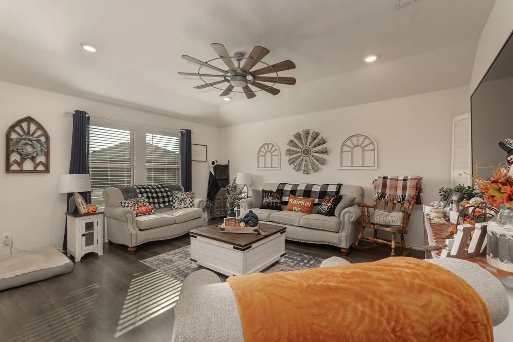 Single Family Residence For Sale in Collin County , 1303 Bushel Drive, Josephine, Texas 75189, 3 Bedroom, 2 Bathroom, 2 Garage spaces, 1,610 Sqft, built in 2021, mls#21408552, Real Estate Agent in Josephine, Homes For Sale in Collin county, Homes For Sale in Josephine, Realtor in Josephine Texas, Real Estate Brokerage Independent Realty Texas, Luminita Cordes Realtor