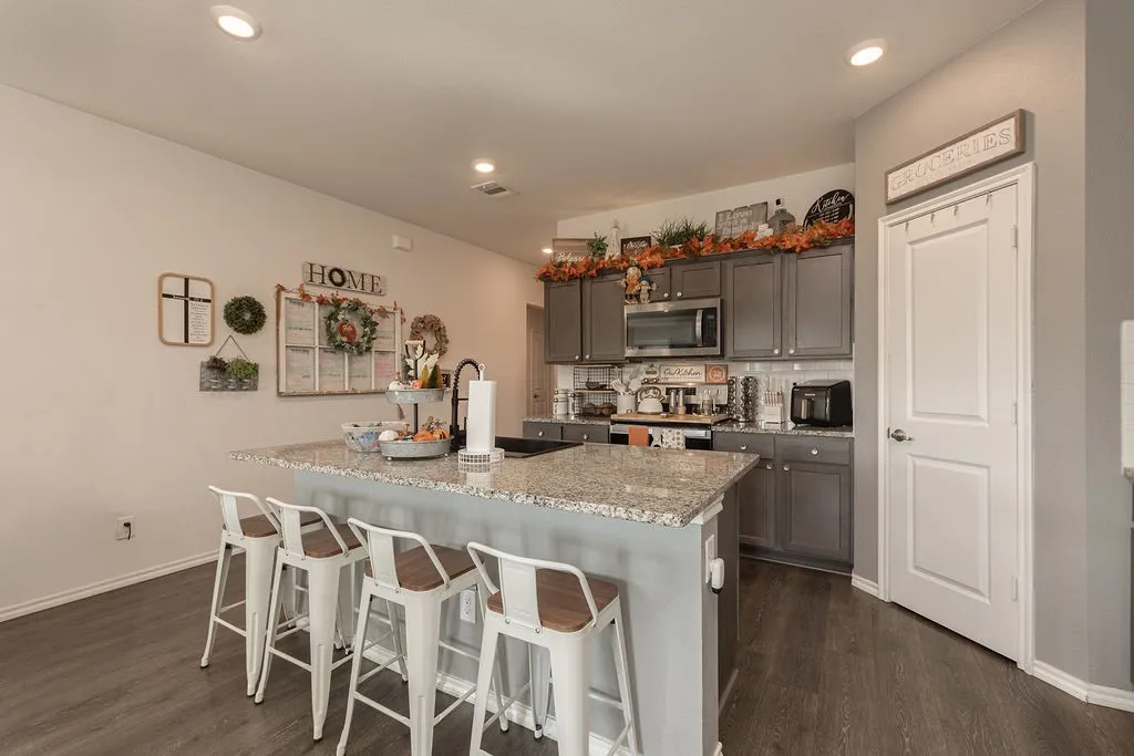 Single Family Residence For Sale in Collin County , 1303 Bushel Drive, Josephine, Texas 75189, 3 Bedroom, 2 Bathroom, 2 Garage spaces, 1,610 Sqft, built in 2021, mls#21408552, Real Estate Agent in Josephine, Homes For Sale in Collin county, Homes For Sale in Josephine, Realtor in Josephine Texas, Real Estate Brokerage Independent Realty Texas, Luminita Cordes Realtor