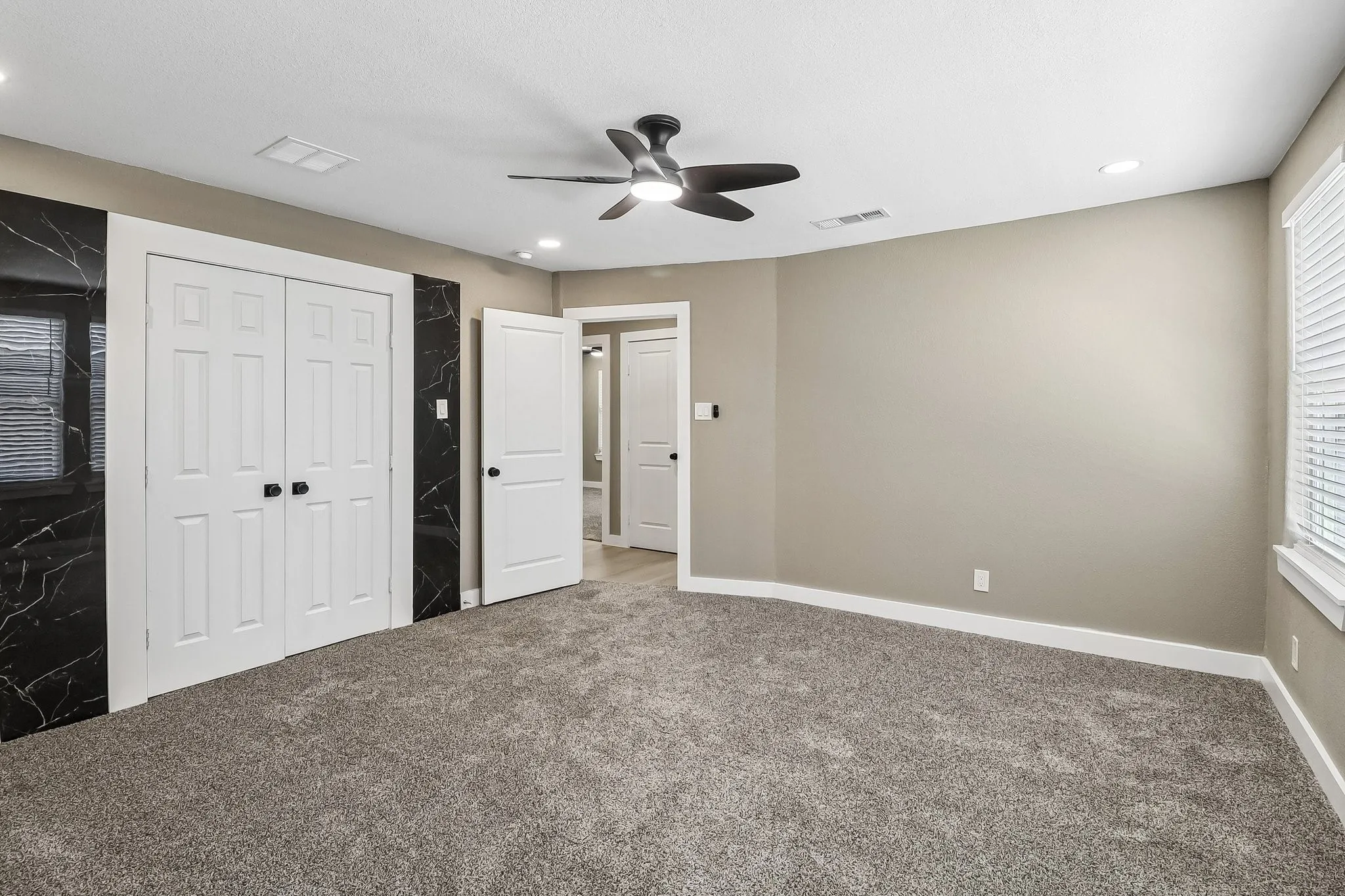 Single Family Residence For Sale in Dallas County , 10711 Cromwell Drive, Dallas, Texas 75229, 6 Bedroom, 5 Bathroom, 2 Garage spaces, 3,690 Sqft, built in 1958, mls#21409985, Real Estate Agent in Dallas, Homes For Sale in Dallas county, Homes For Sale in Dallas, Realtor in Dallas Texas, Real Estate Brokerage Independent Realty Texas, Luminita Cordes Realtor