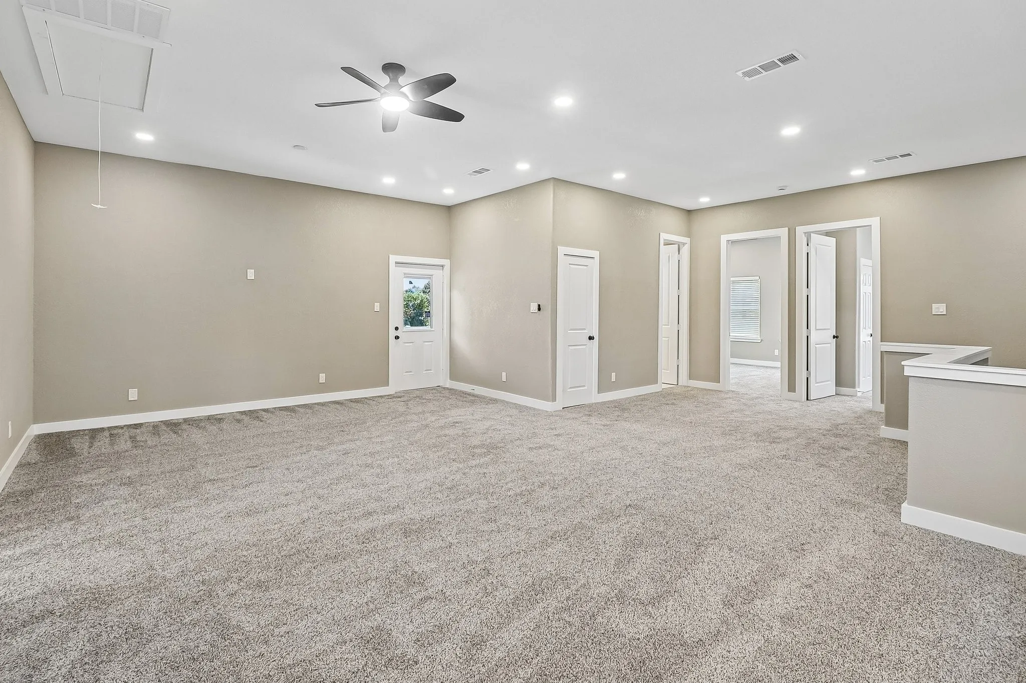 Single Family Residence For Sale in Dallas County , 10711 Cromwell Drive, Dallas, Texas 75229, 6 Bedroom, 5 Bathroom, 2 Garage spaces, 3,690 Sqft, built in 1958, mls#21409985, Real Estate Agent in Dallas, Homes For Sale in Dallas county, Homes For Sale in Dallas, Realtor in Dallas Texas, Real Estate Brokerage Independent Realty Texas, Luminita Cordes Realtor