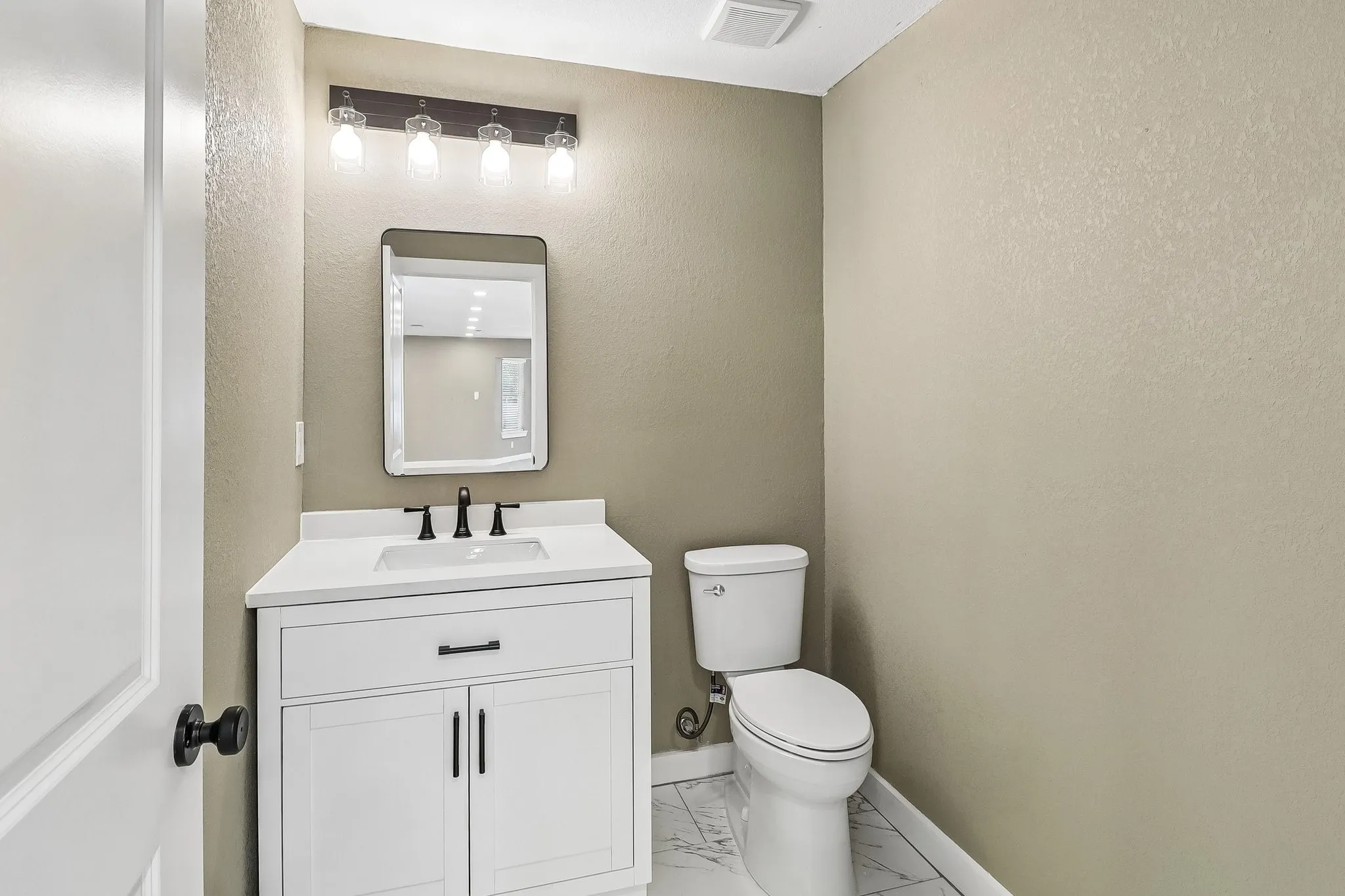 Single Family Residence For Sale in Dallas County , 10711 Cromwell Drive, Dallas, Texas 75229, 6 Bedroom, 5 Bathroom, 2 Garage spaces, 3,690 Sqft, built in 1958, mls#21409985, Real Estate Agent in Dallas, Homes For Sale in Dallas county, Homes For Sale in Dallas, Realtor in Dallas Texas, Real Estate Brokerage Independent Realty Texas, Luminita Cordes Realtor