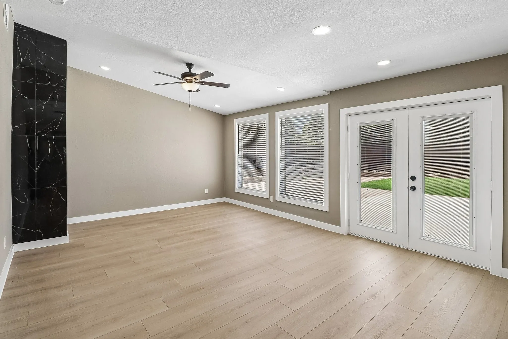 Single Family Residence For Sale in Dallas County , 10711 Cromwell Drive, Dallas, Texas 75229, 6 Bedroom, 5 Bathroom, 2 Garage spaces, 3,690 Sqft, built in 1958, mls#21409985, Real Estate Agent in Dallas, Homes For Sale in Dallas county, Homes For Sale in Dallas, Realtor in Dallas Texas, Real Estate Brokerage Independent Realty Texas, Luminita Cordes Realtor