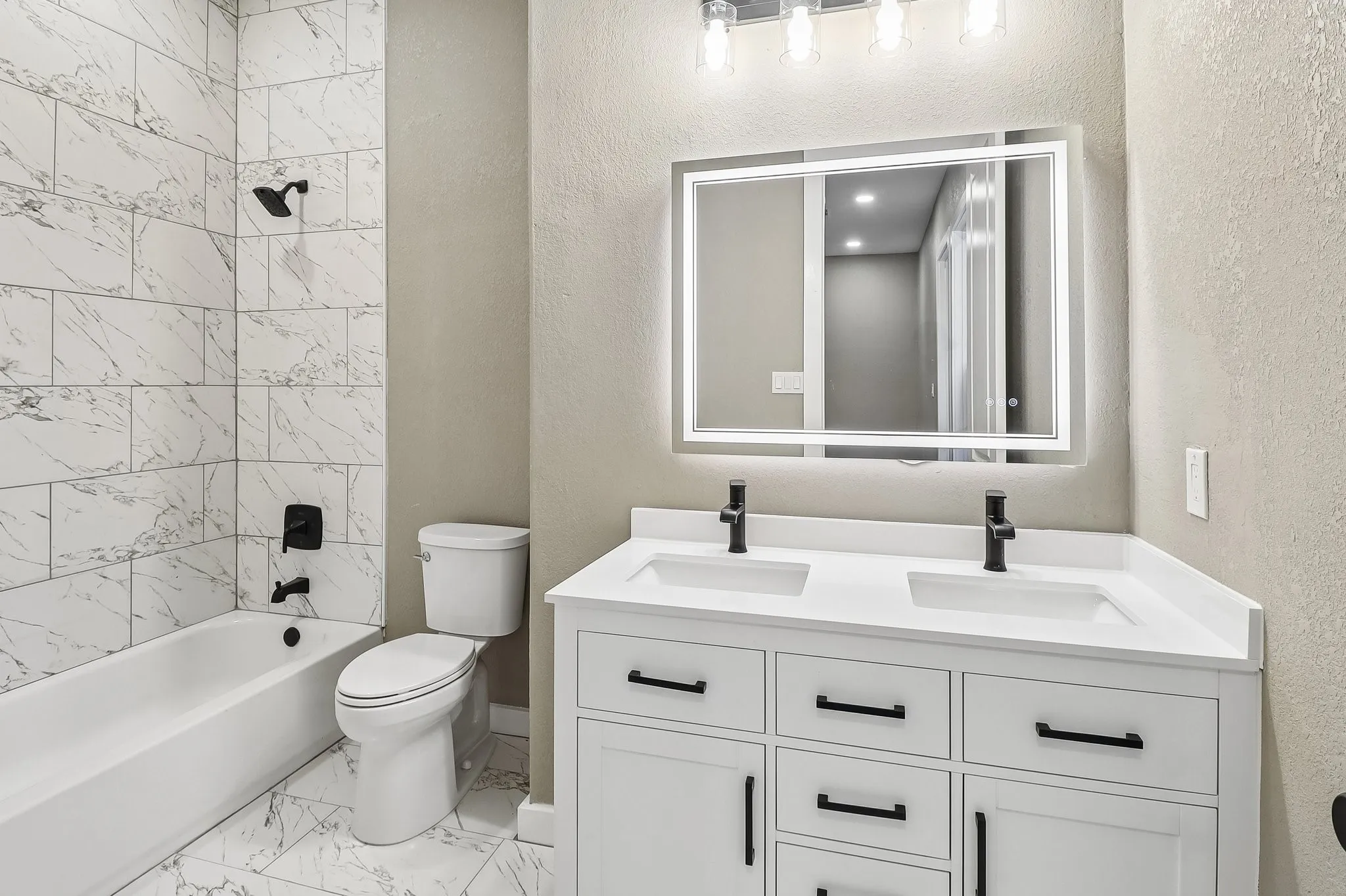 Single Family Residence For Sale in Dallas County , 10711 Cromwell Drive, Dallas, Texas 75229, 6 Bedroom, 5 Bathroom, 2 Garage spaces, 3,690 Sqft, built in 1958, mls#21409985, Real Estate Agent in Dallas, Homes For Sale in Dallas county, Homes For Sale in Dallas, Realtor in Dallas Texas, Real Estate Brokerage Independent Realty Texas, Luminita Cordes Realtor
