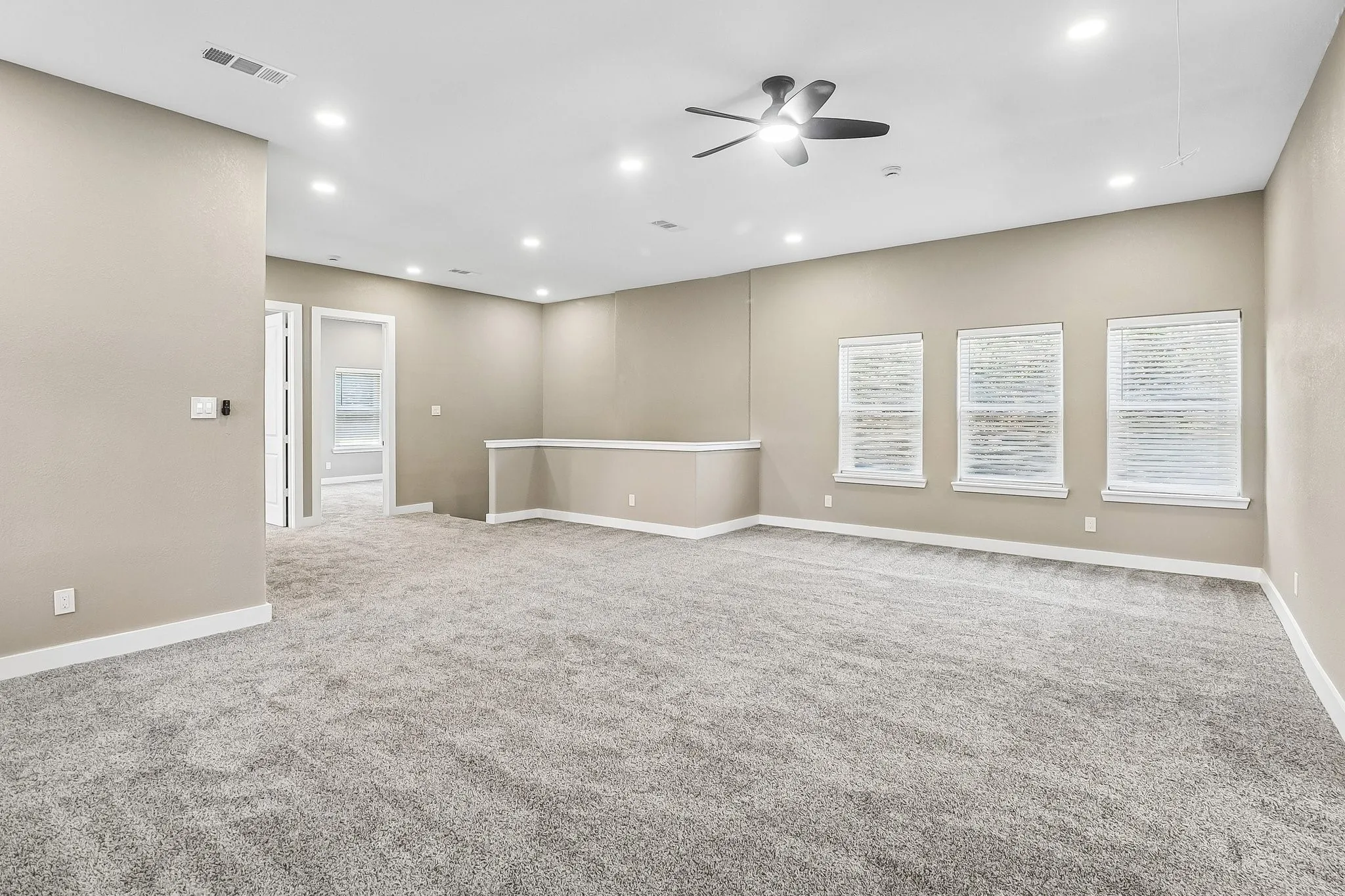 Single Family Residence For Sale in Dallas County , 10711 Cromwell Drive, Dallas, Texas 75229, 6 Bedroom, 5 Bathroom, 2 Garage spaces, 3,690 Sqft, built in 1958, mls#21409985, Real Estate Agent in Dallas, Homes For Sale in Dallas county, Homes For Sale in Dallas, Realtor in Dallas Texas, Real Estate Brokerage Independent Realty Texas, Luminita Cordes Realtor