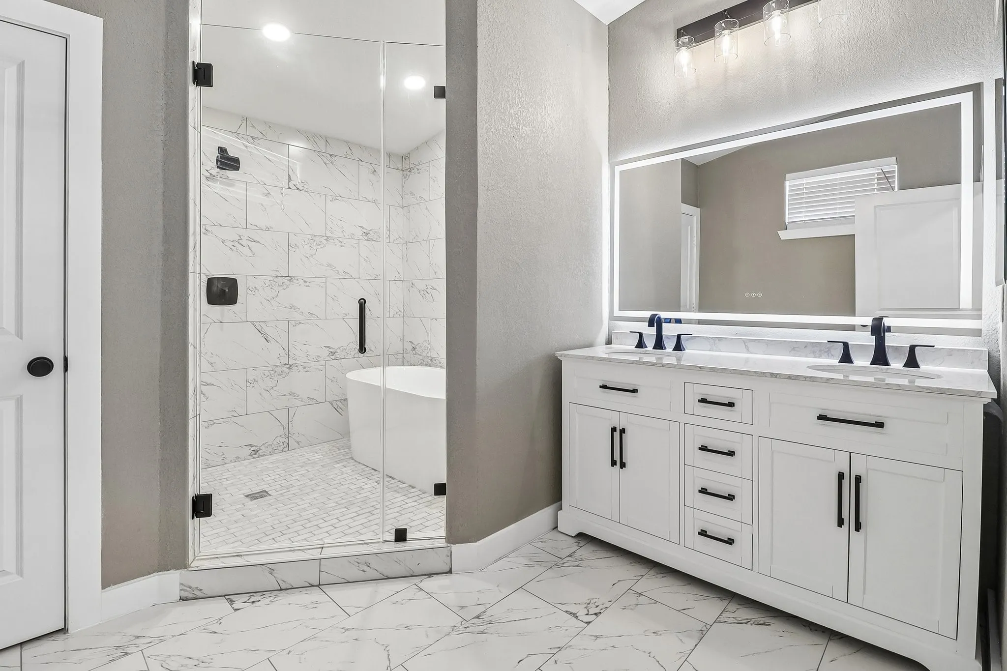 Single Family Residence For Sale in Dallas County , 10711 Cromwell Drive, Dallas, Texas 75229, 6 Bedroom, 5 Bathroom, 2 Garage spaces, 3,690 Sqft, built in 1958, mls#21409985, Real Estate Agent in Dallas, Homes For Sale in Dallas county, Homes For Sale in Dallas, Realtor in Dallas Texas, Real Estate Brokerage Independent Realty Texas, Luminita Cordes Realtor