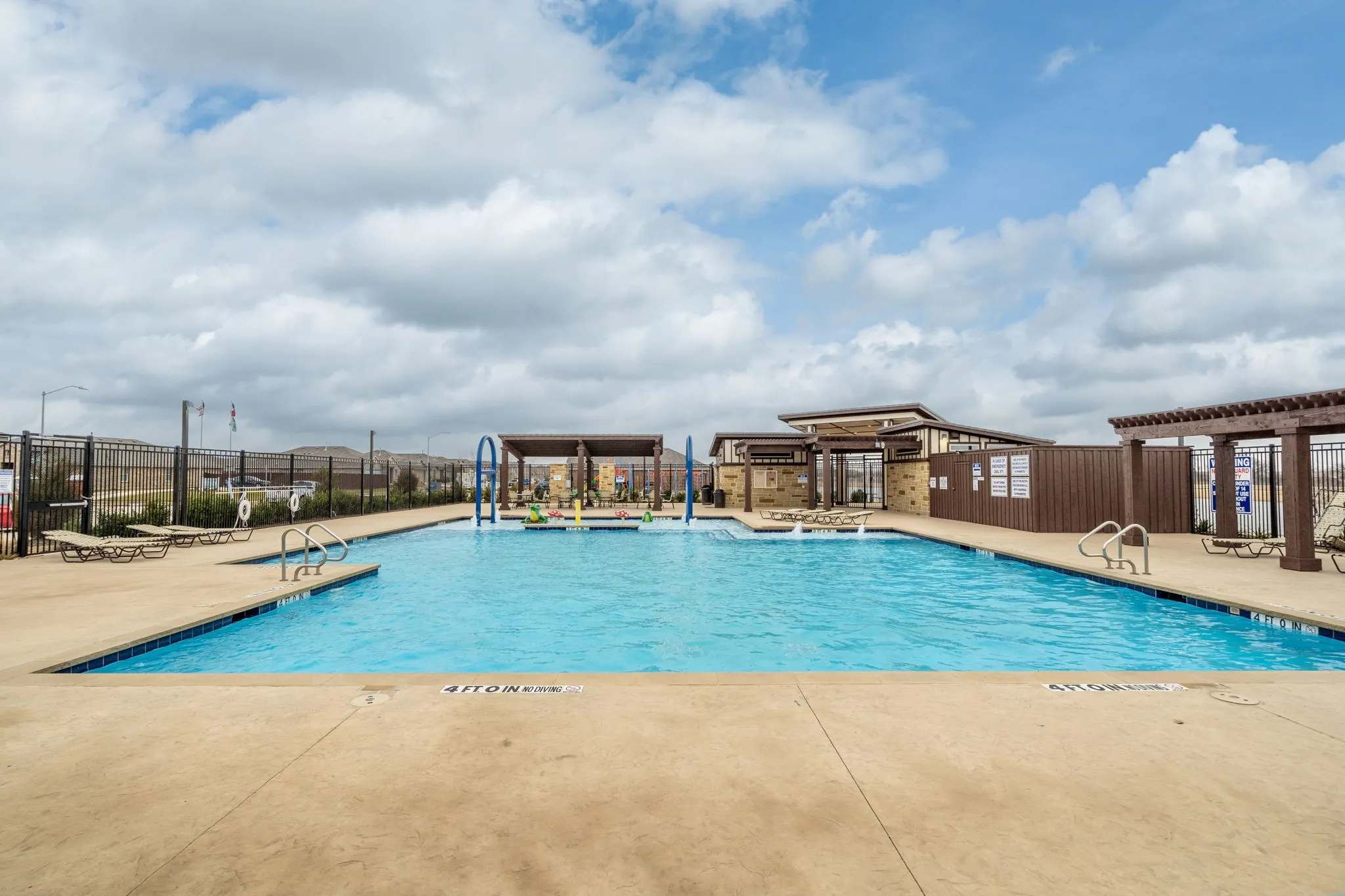 Single Family Residence For Sale in Denton County , 16617 Porterfield Lane, Justin, Texas 76247, 3 Bedroom, 2 Bathroom, 2 Garage spaces, 1,554 Sqft, built in 2022, mls#21386476, Real Estate Agent in Justin, Homes For Sale in Denton county, Homes For Sale in Justin, Realtor in Justin Texas, Real Estate Brokerage Independent Realty Texas, Luminita Cordes Realtor