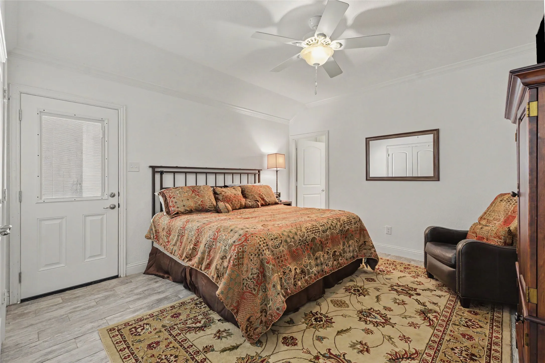 Single Family Residence For Sale in Dallas County , 116 E 8th Street, Irving, Texas 75060, 3 Bedroom, 3 Bathroom, 3 Garage spaces, 1,937 Sqft, built in 2015, mls#21409444, Real Estate Agent in Irving, Homes For Sale in Dallas county, Homes For Sale in Irving, Realtor in Irving Texas, Real Estate Brokerage Independent Realty Texas, Luminita Cordes Realtor