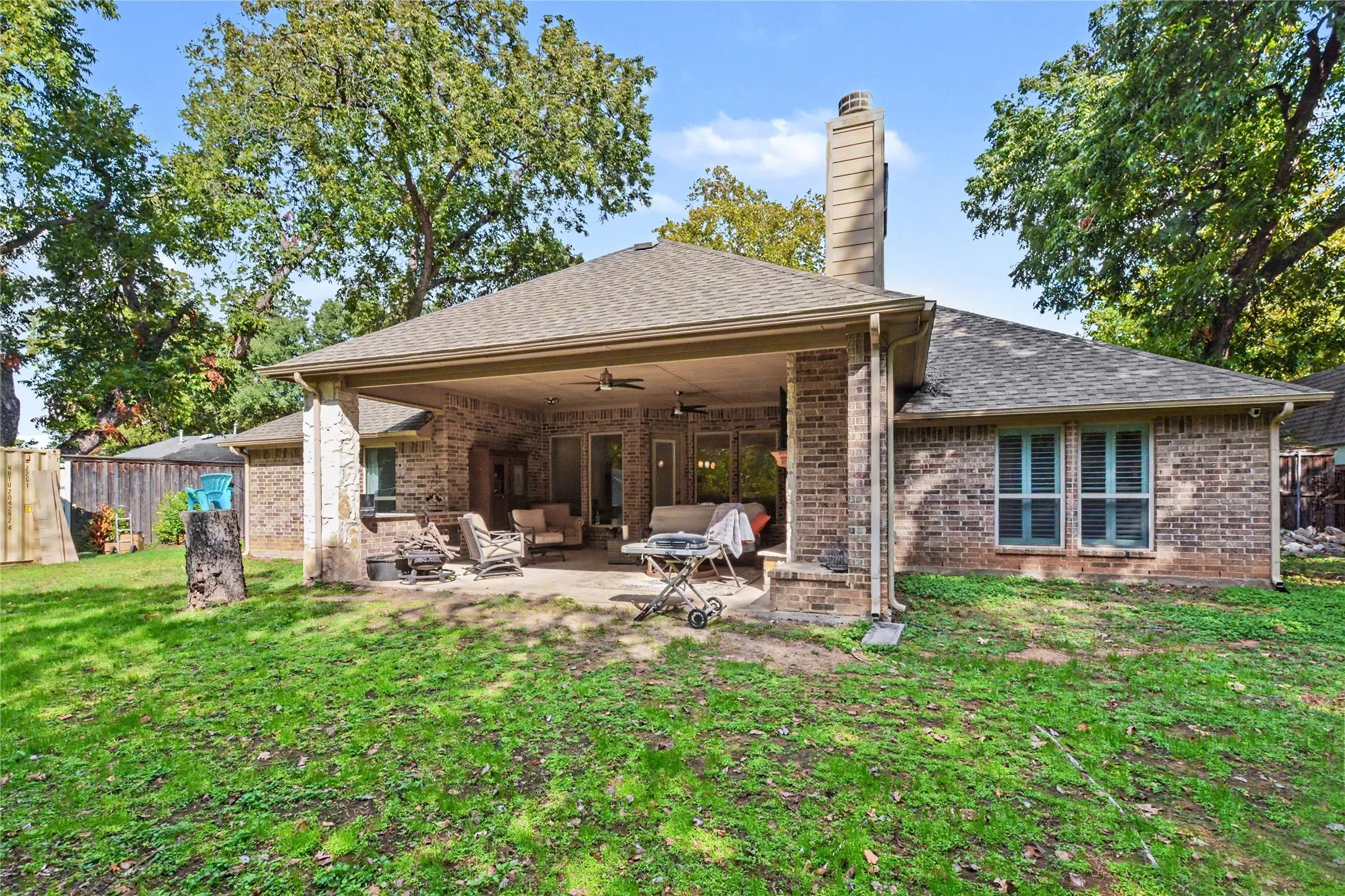 Single Family Residence For Sale in Dallas County , 116 E 8th Street, Irving, Texas 75060, 3 Bedroom, 3 Bathroom, 3 Garage spaces, 1,937 Sqft, built in 2015, mls#21409444, Real Estate Agent in Irving, Homes For Sale in Dallas county, Homes For Sale in Irving, Realtor in Irving Texas, Real Estate Brokerage Independent Realty Texas, Luminita Cordes Realtor
