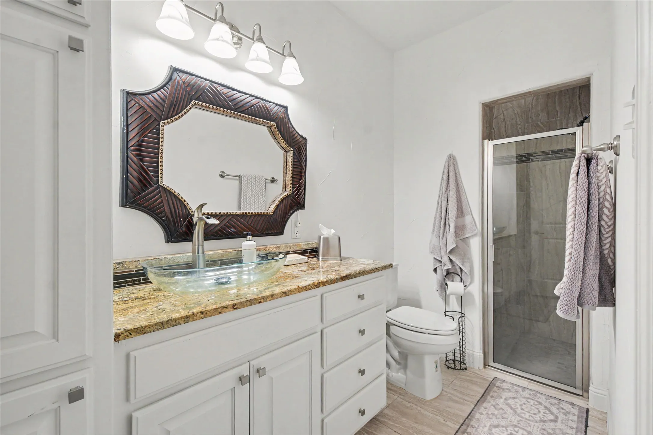Single Family Residence For Sale in Dallas County , 116 E 8th Street, Irving, Texas 75060, 3 Bedroom, 3 Bathroom, 3 Garage spaces, 1,937 Sqft, built in 2015, mls#21409444, Real Estate Agent in Irving, Homes For Sale in Dallas county, Homes For Sale in Irving, Realtor in Irving Texas, Real Estate Brokerage Independent Realty Texas, Luminita Cordes Realtor