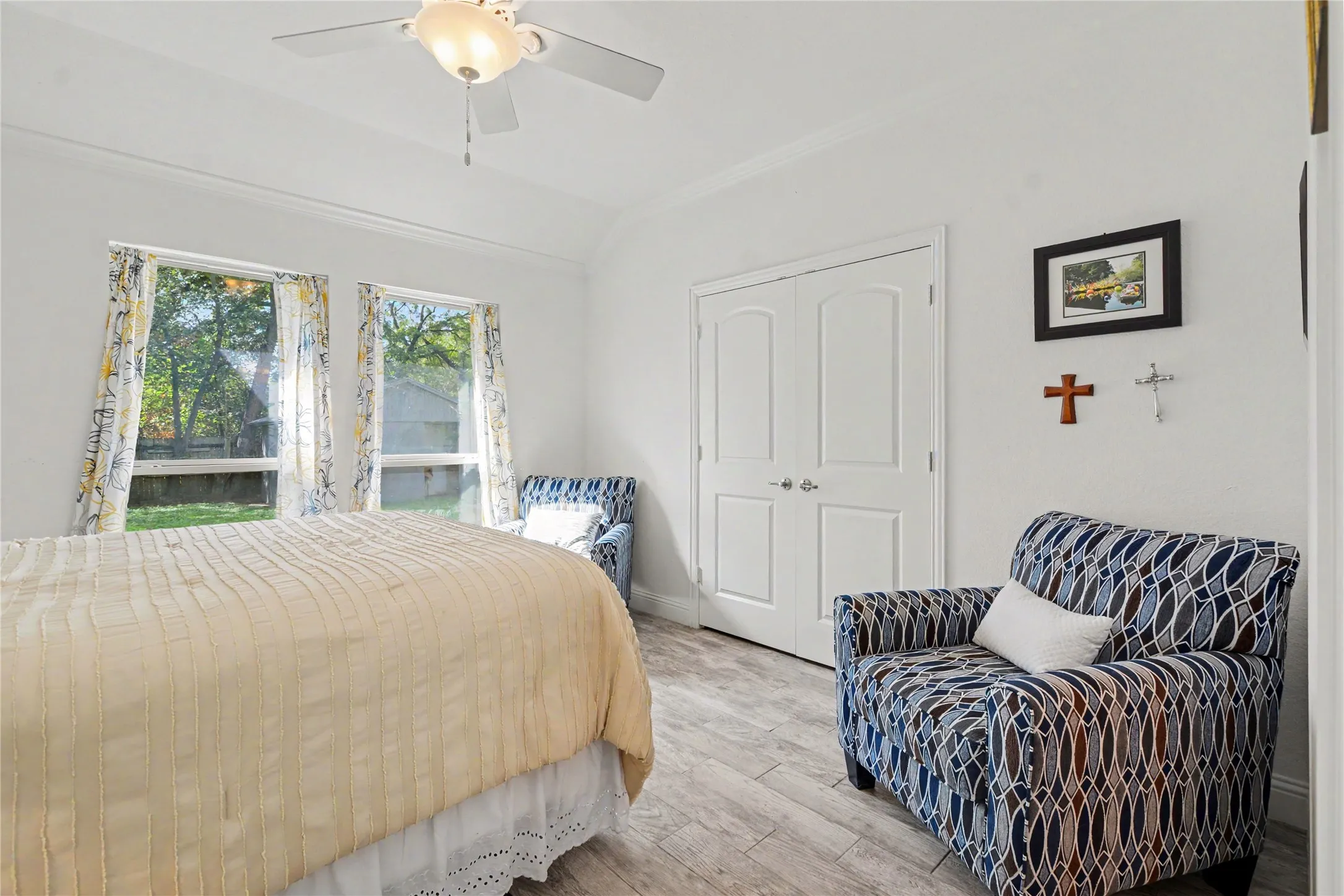 Single Family Residence For Sale in Dallas County , 116 E 8th Street, Irving, Texas 75060, 3 Bedroom, 3 Bathroom, 3 Garage spaces, 1,937 Sqft, built in 2015, mls#21409444, Real Estate Agent in Irving, Homes For Sale in Dallas county, Homes For Sale in Irving, Realtor in Irving Texas, Real Estate Brokerage Independent Realty Texas, Luminita Cordes Realtor