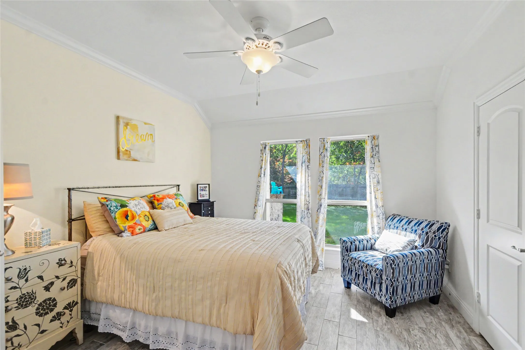 Single Family Residence For Sale in Dallas County , 116 E 8th Street, Irving, Texas 75060, 3 Bedroom, 3 Bathroom, 3 Garage spaces, 1,937 Sqft, built in 2015, mls#21409444, Real Estate Agent in Irving, Homes For Sale in Dallas county, Homes For Sale in Irving, Realtor in Irving Texas, Real Estate Brokerage Independent Realty Texas, Luminita Cordes Realtor