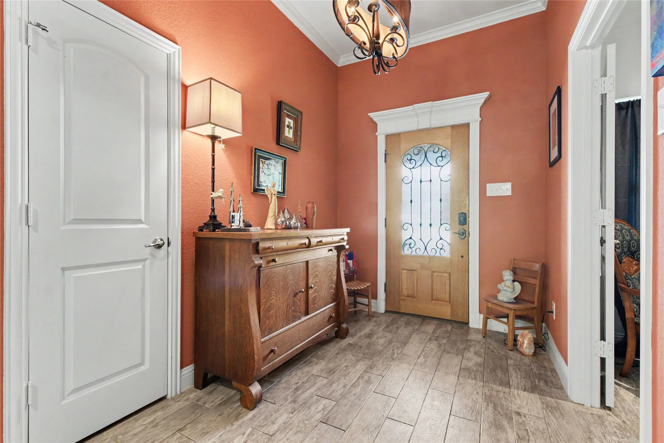 Single Family Residence For Sale in Dallas County , 116 E 8th Street, Irving, Texas 75060, 3 Bedroom, 3 Bathroom, 3 Garage spaces, 1,937 Sqft, built in 2015, mls#21409444, Real Estate Agent in Irving, Homes For Sale in Dallas county, Homes For Sale in Irving, Realtor in Irving Texas, Real Estate Brokerage Independent Realty Texas, Luminita Cordes Realtor