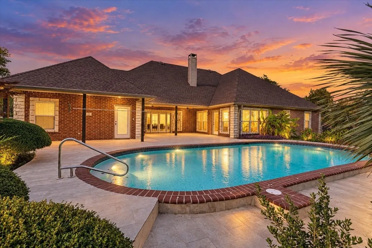 Single Family Residence For Sale