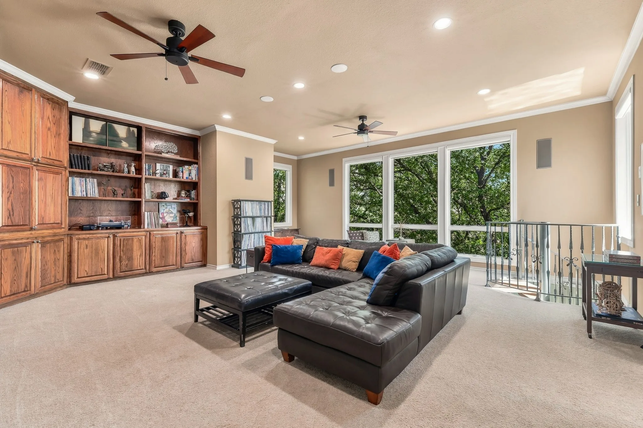 Single Family Residence For Sale in Tarrant County , 2119 N Fielder Road, Arlington, Texas 76012, 4 Bedroom, 4 Bathroom, 2 Garage spaces, 5,496 Sqft, built in 1988, mls#21404922, Real Estate Agent in Arlington, Homes For Sale in Tarrant county, Homes For Sale in Arlington, Realtor in Arlington Texas, Real Estate Brokerage Independent Realty Texas, Luminita Cordes Realtor
