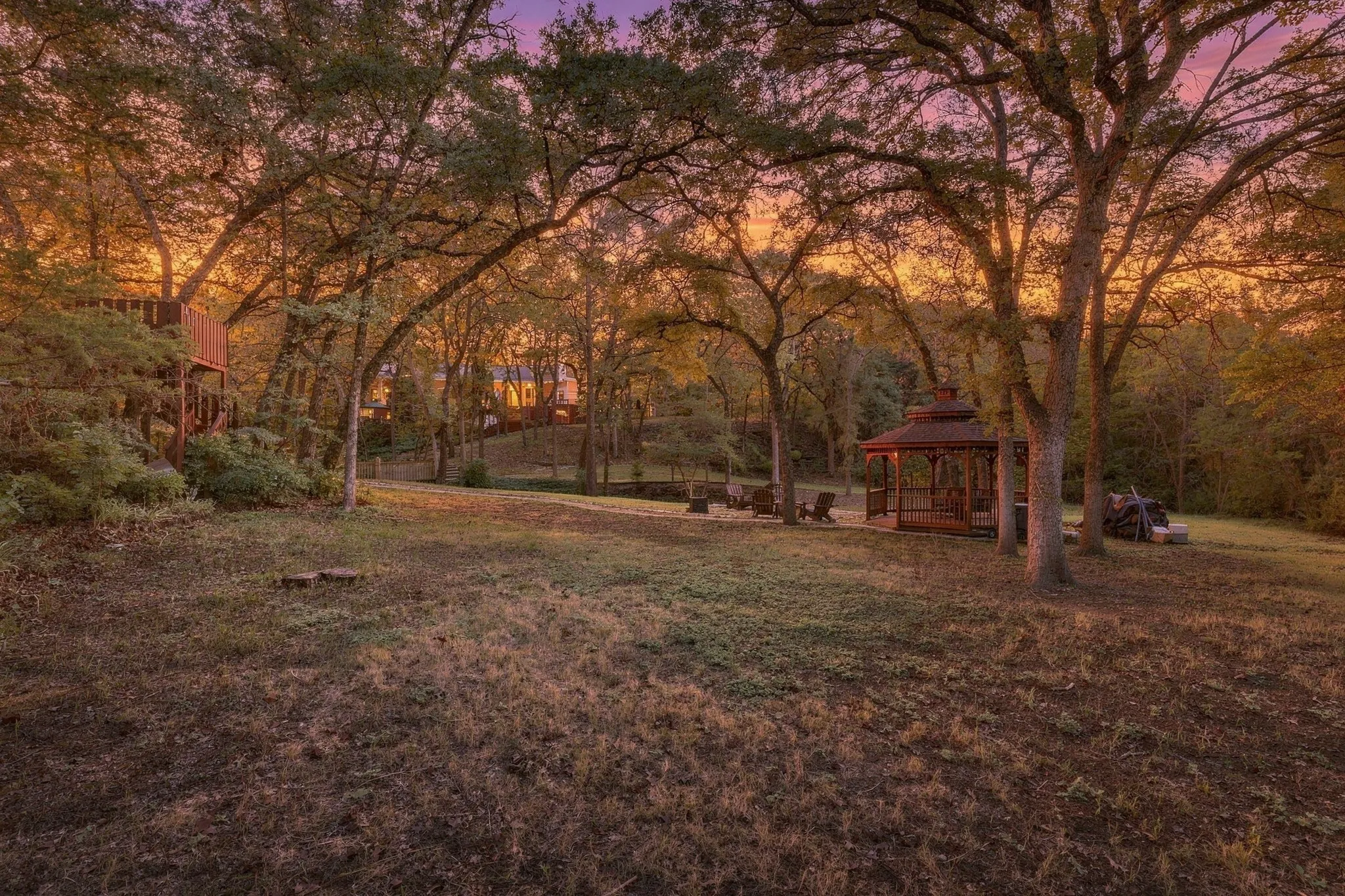 Single Family Residence For Sale in Tarrant County , 2119 N Fielder Road, Arlington, Texas 76012, 4 Bedroom, 4 Bathroom, 2 Garage spaces, 5,496 Sqft, built in 1988, mls#21404922, Real Estate Agent in Arlington, Homes For Sale in Tarrant county, Homes For Sale in Arlington, Realtor in Arlington Texas, Real Estate Brokerage Independent Realty Texas, Luminita Cordes Realtor