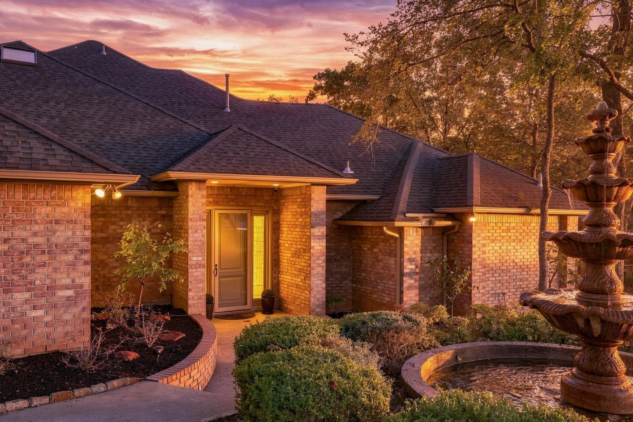 Single Family Residence For Sale in Tarrant County , 2119 N Fielder Road, Arlington, Texas 76012, 4 Bedroom, 4 Bathroom, 2 Garage spaces, 5,496 Sqft, built in 1988, mls#21404922, Real Estate Agent in Arlington, Homes For Sale in Tarrant county, Homes For Sale in Arlington, Realtor in Arlington Texas, Real Estate Brokerage Independent Realty Texas, Luminita Cordes Realtor