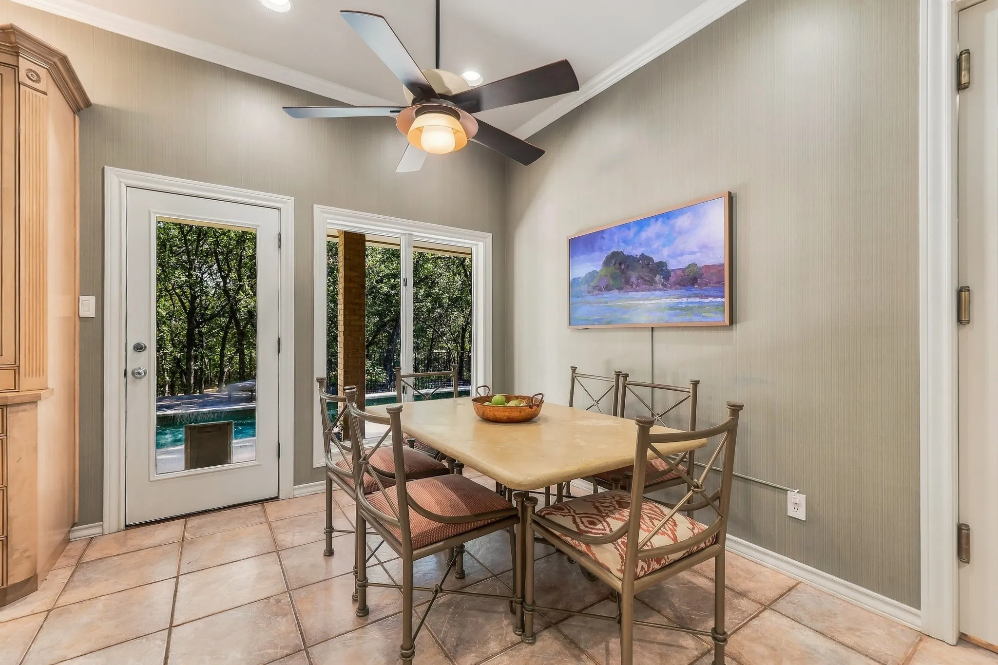 Single Family Residence For Sale in Tarrant County , 2119 N Fielder Road, Arlington, Texas 76012, 4 Bedroom, 4 Bathroom, 2 Garage spaces, 5,496 Sqft, built in 1988, mls#21404922, Real Estate Agent in Arlington, Homes For Sale in Tarrant county, Homes For Sale in Arlington, Realtor in Arlington Texas, Real Estate Brokerage Independent Realty Texas, Luminita Cordes Realtor