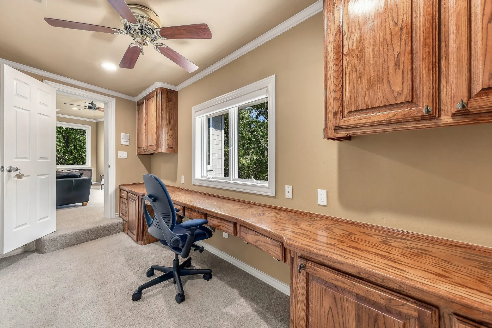 Single Family Residence For Sale in Tarrant County , 2119 N Fielder Road, Arlington, Texas 76012, 4 Bedroom, 4 Bathroom, 2 Garage spaces, 5,496 Sqft, built in 1988, mls#21404922, Real Estate Agent in Arlington, Homes For Sale in Tarrant county, Homes For Sale in Arlington, Realtor in Arlington Texas, Real Estate Brokerage Independent Realty Texas, Luminita Cordes Realtor