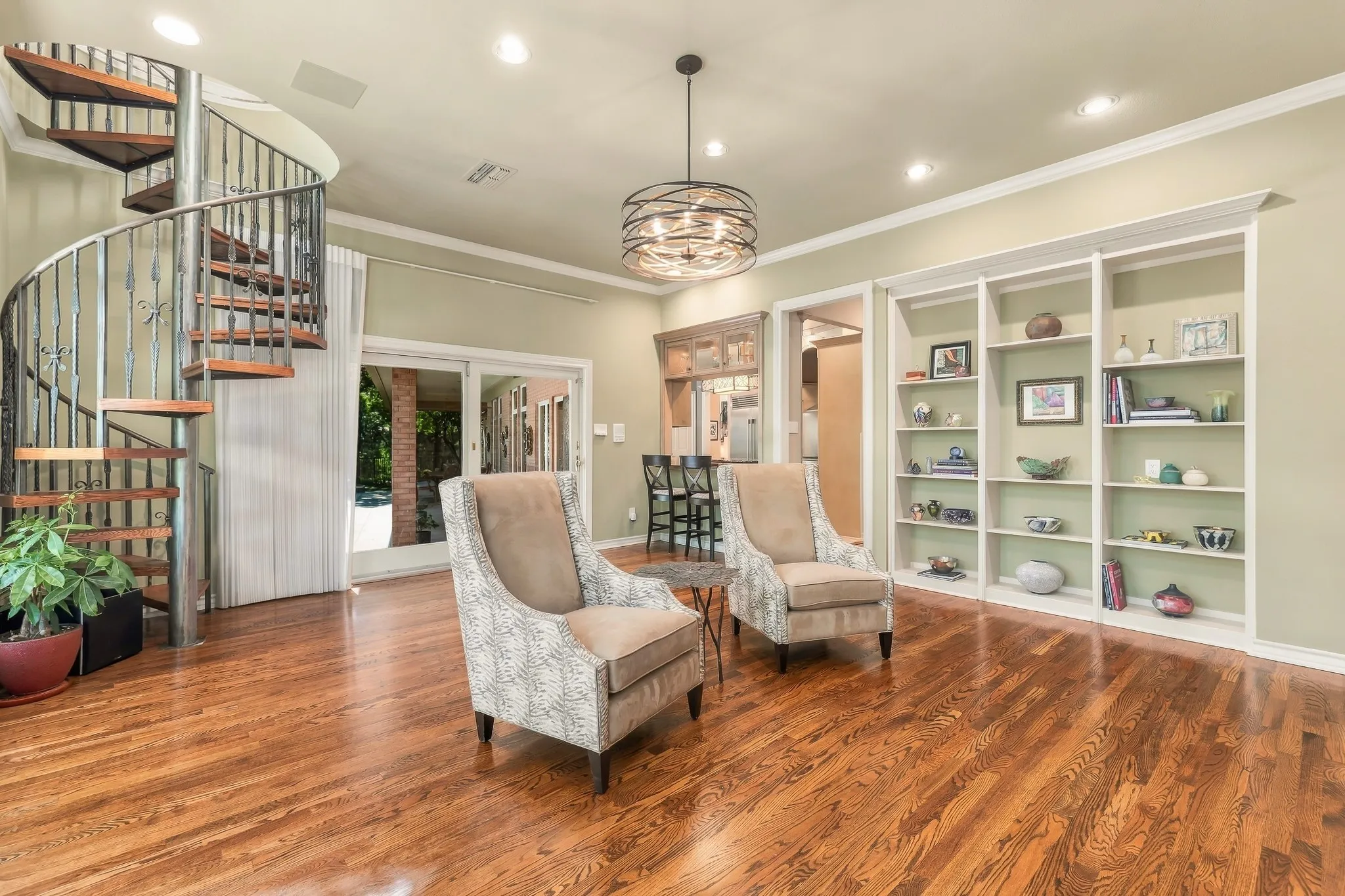 Single Family Residence For Sale in Tarrant County , 2119 N Fielder Road, Arlington, Texas 76012, 4 Bedroom, 4 Bathroom, 2 Garage spaces, 5,496 Sqft, built in 1988, mls#21404922, Real Estate Agent in Arlington, Homes For Sale in Tarrant county, Homes For Sale in Arlington, Realtor in Arlington Texas, Real Estate Brokerage Independent Realty Texas, Luminita Cordes Realtor